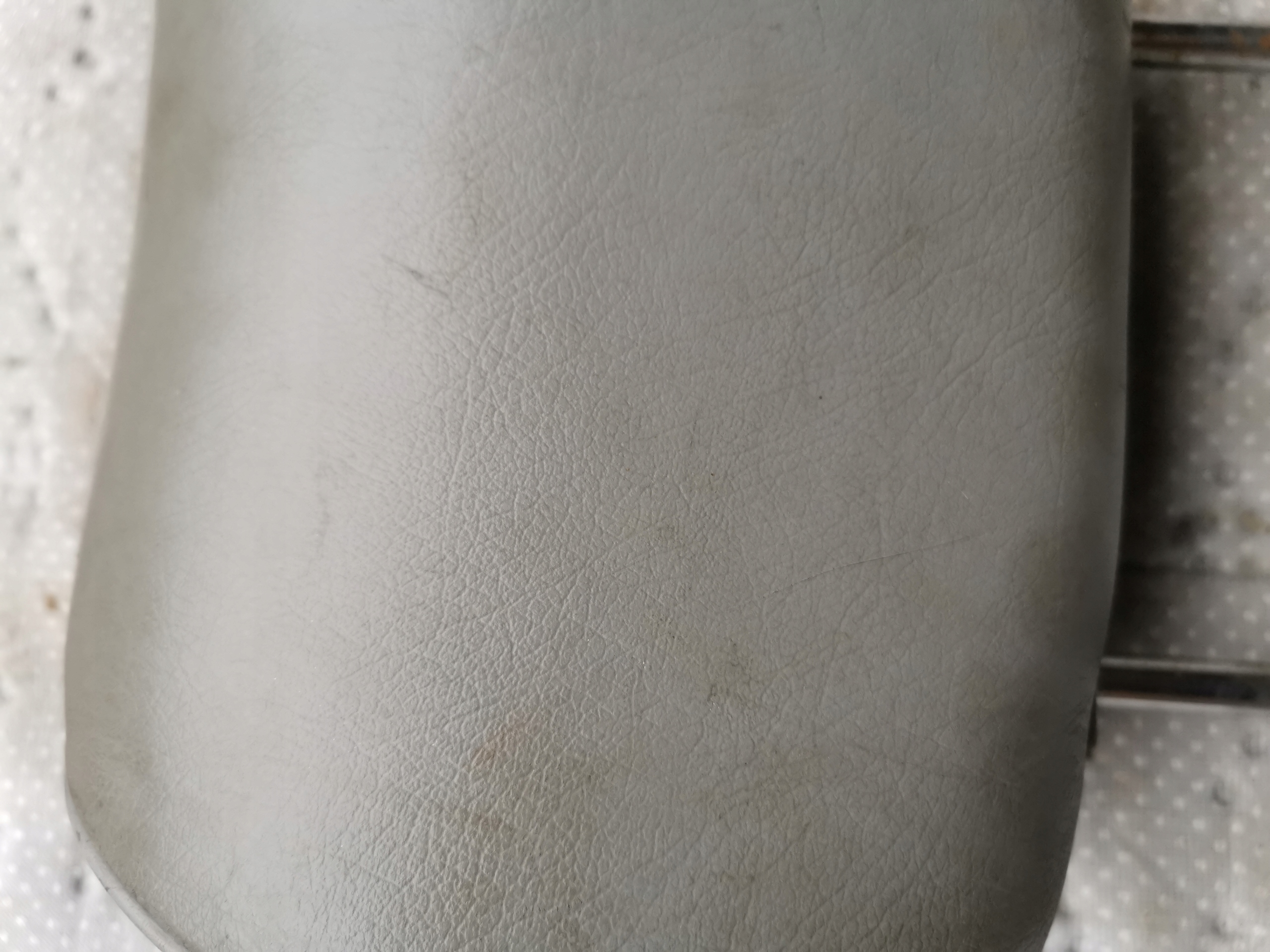 rest seat grey leather MERCEDES w124 kanapy
