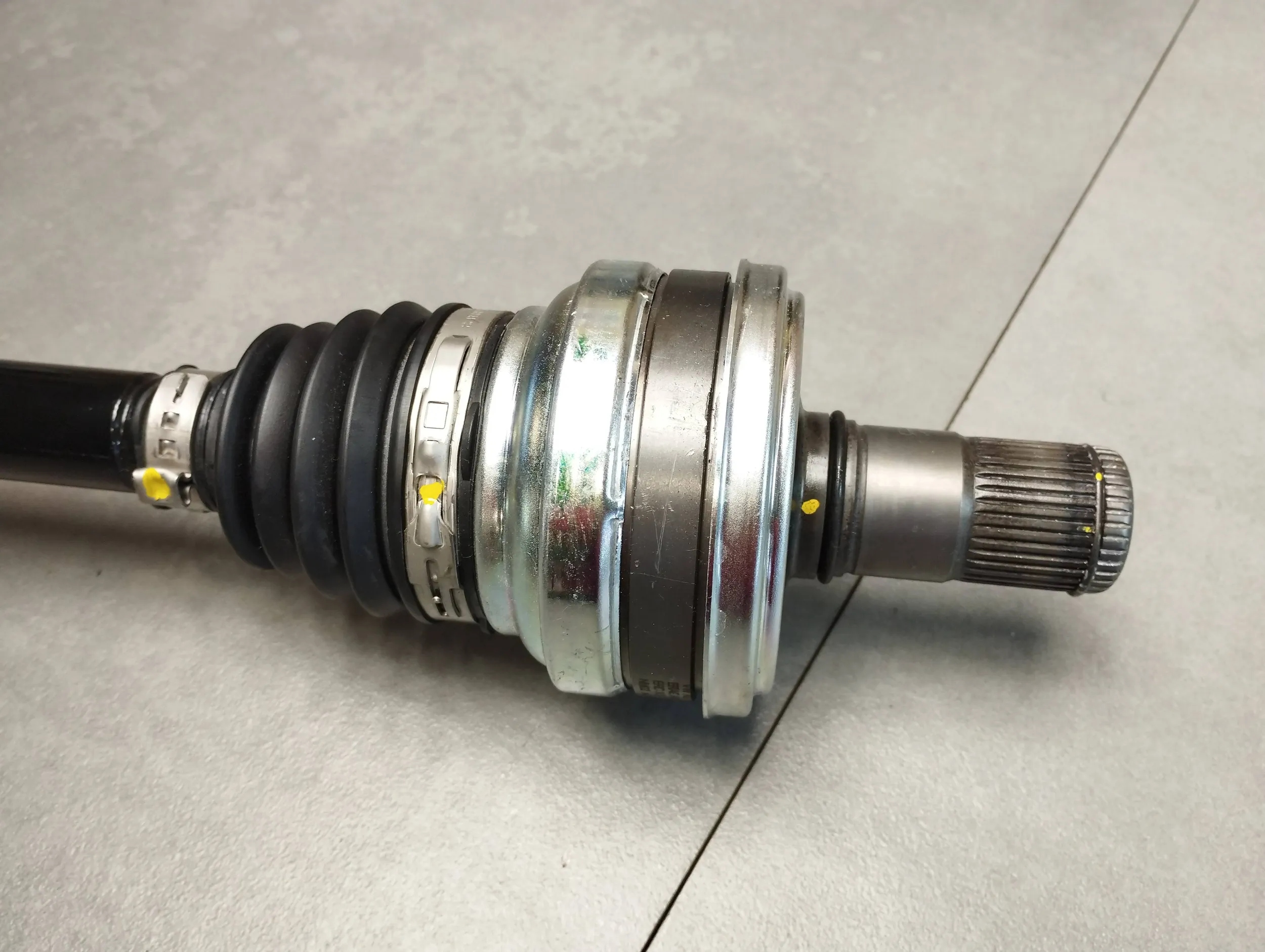 VW Arteon R 2.0 TSI semi-axis left rear part 5NA501203A