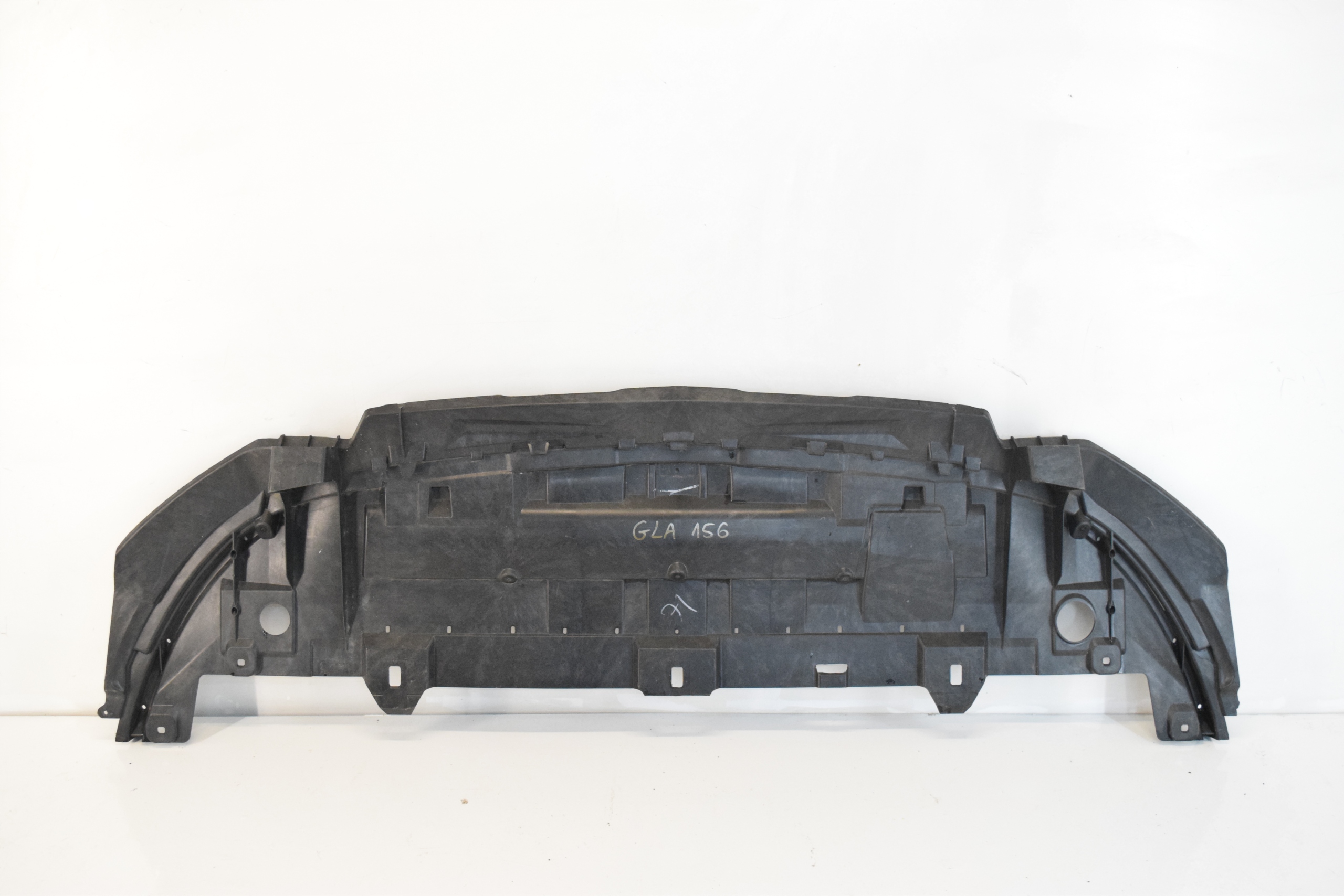 A1568850236 - MERCEDES GLA 156 ПЕРЕДНИЙ БАМПЕР ЗАЩИТНАЯ ПЛАСТИНА