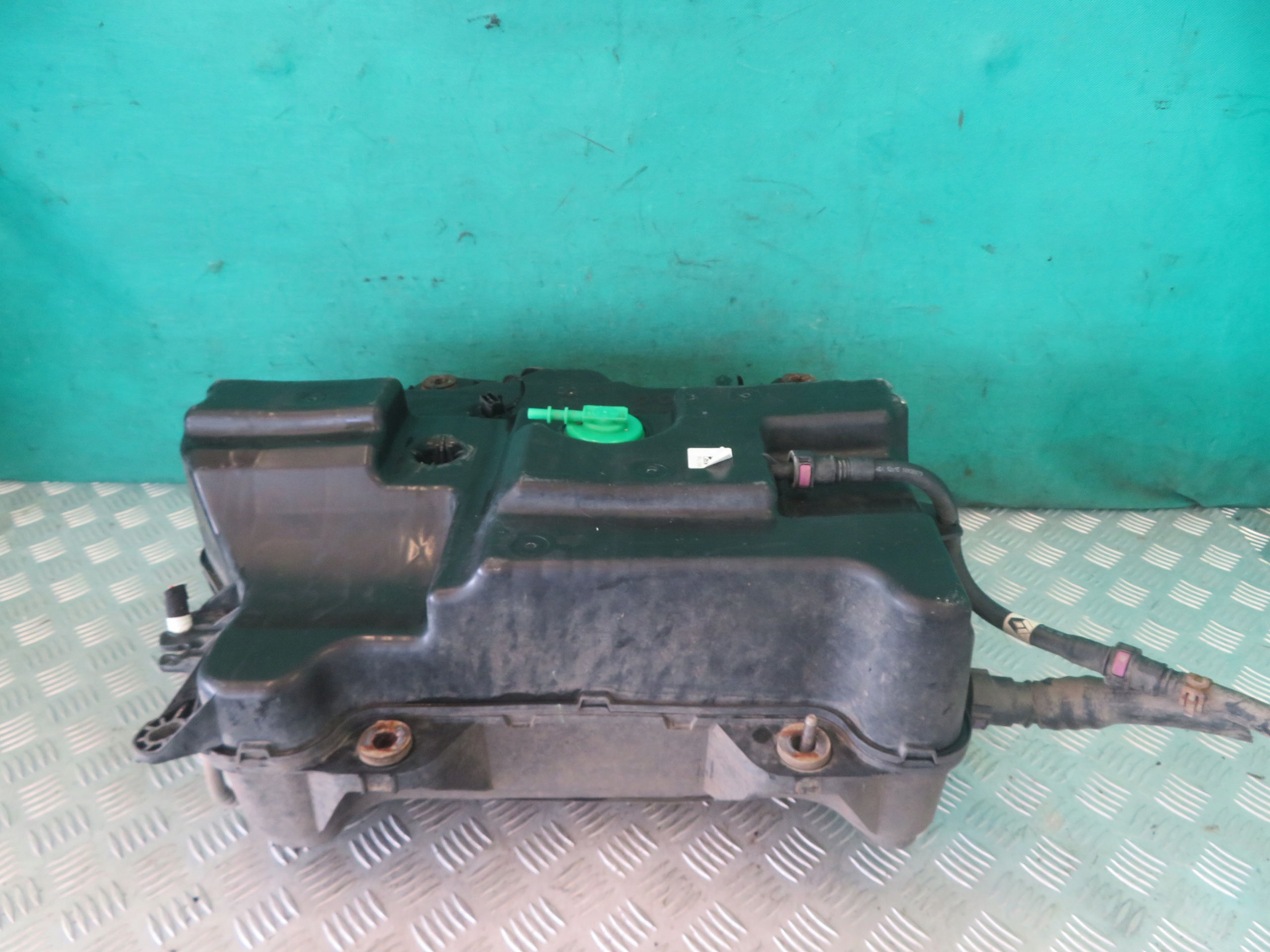 serbatoio LIQUIDO ADBLUE RENAULT TRAFIC 20R 172A25438R