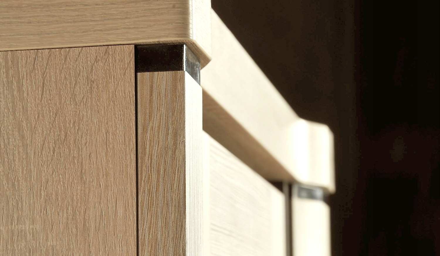 Kredens witryna z LED do salonu pokoju DALLAS D17 Wysokość mebla 192 cm