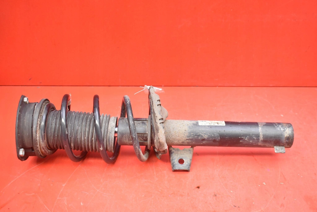 shock absorber right front 3Q0413031BN VW PASSAT B8 2.0 TDI 150 KM 14-20