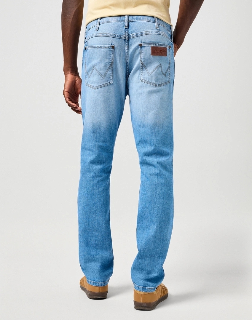 Pánské jednoduché džíny Wrangler Greensboro Slate Shade 112362439 40/34