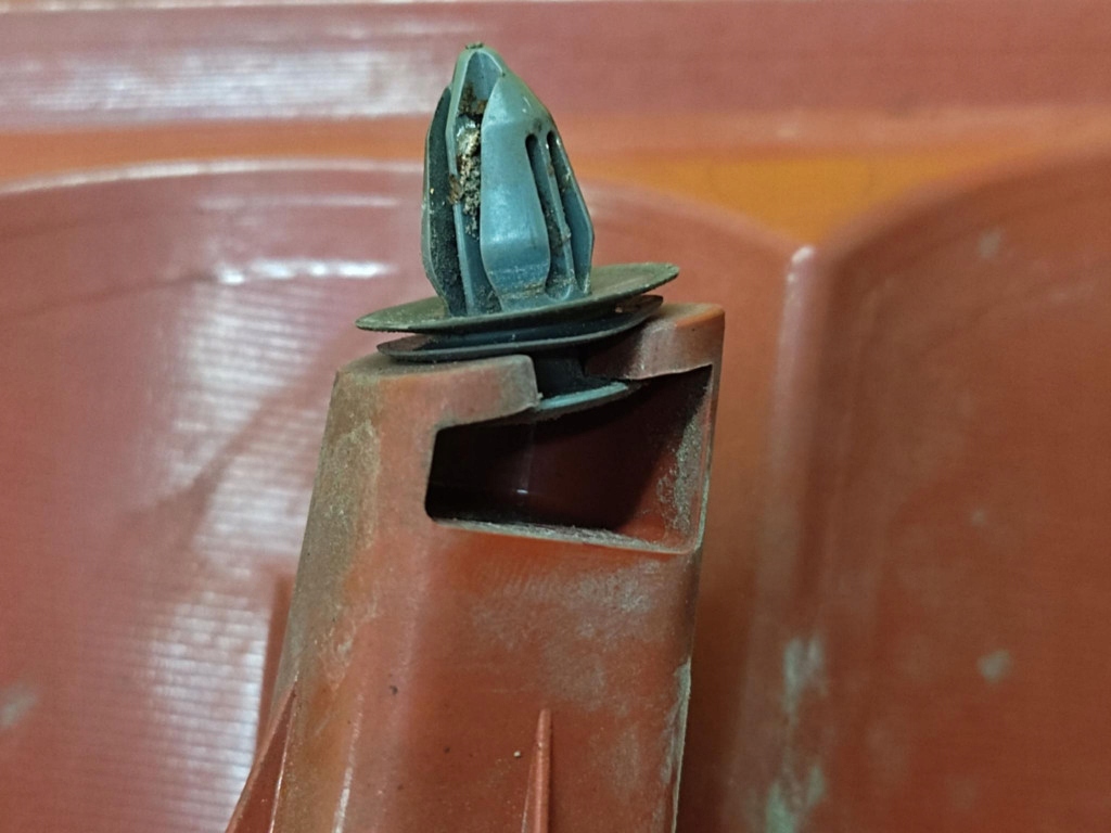 MAZDA 5 light right rear part C23551150
