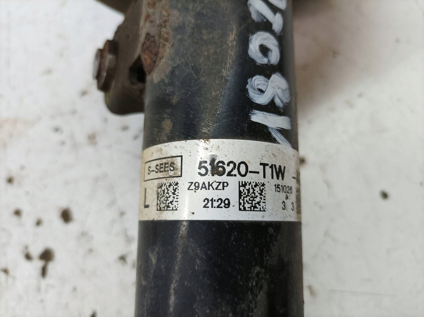 shock absorber left front 2.4 B Honda CR-V IV (2012-)