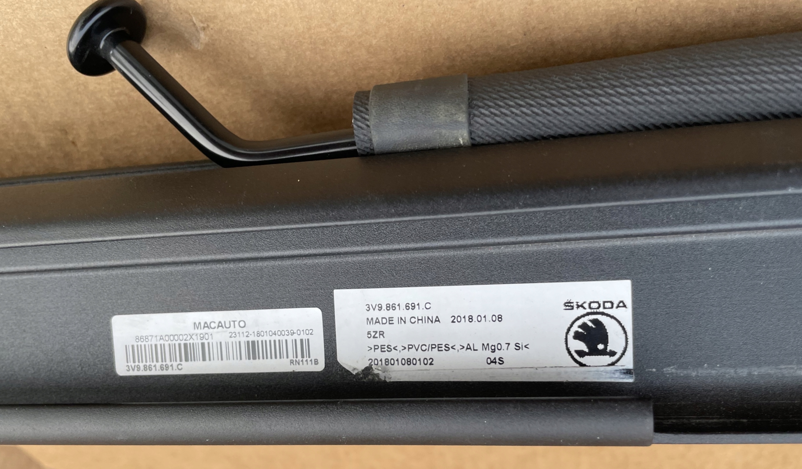 blinds blinds air line SKODA SUPERB KOMBI 3V9861691C original