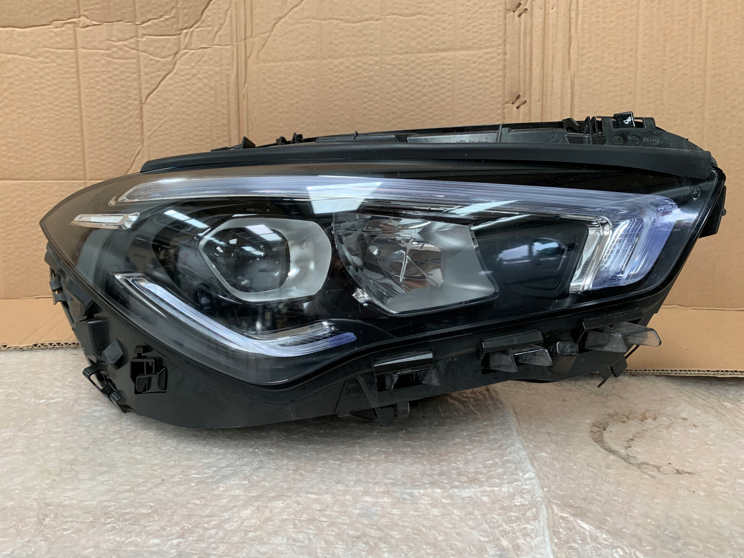 MERCEDES КЛА W118 A118 ПРАВА ФАРА ПОЛНЫЙ КОМПЛЕКТ LED