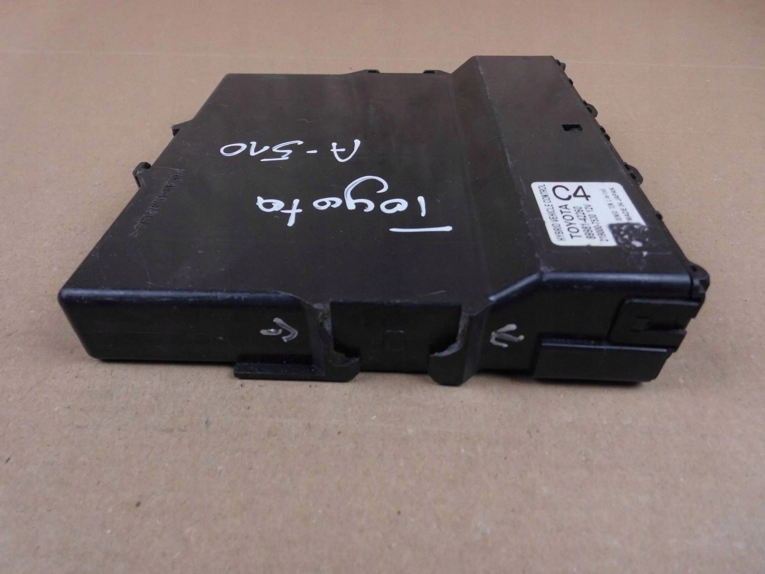 Toyota RAV4 V module control unit 8998142260