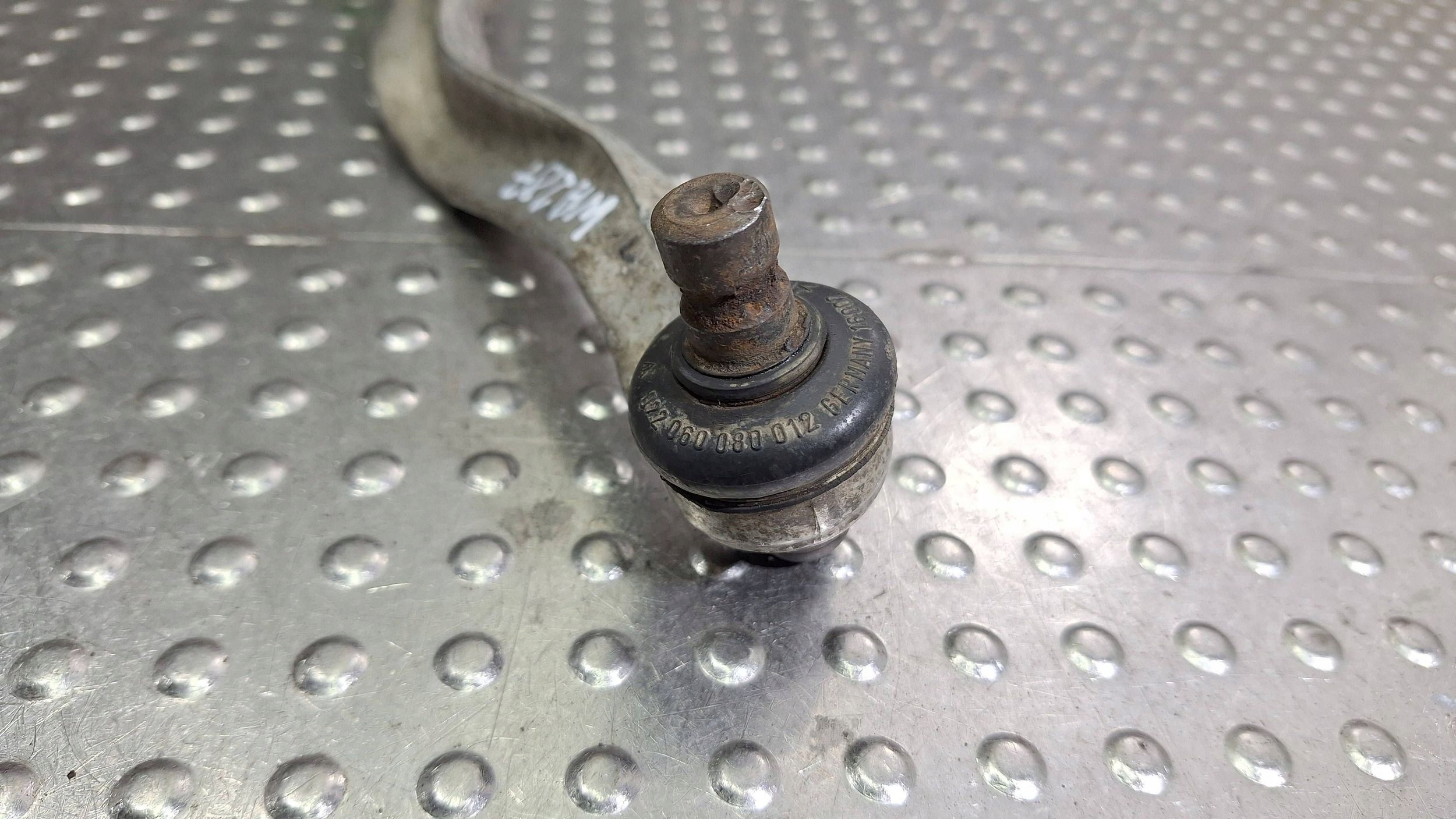 arm left front upper OE 4D0407511F AUDI A4 B6 A6 C5 PASSAT B5 SUPERB and