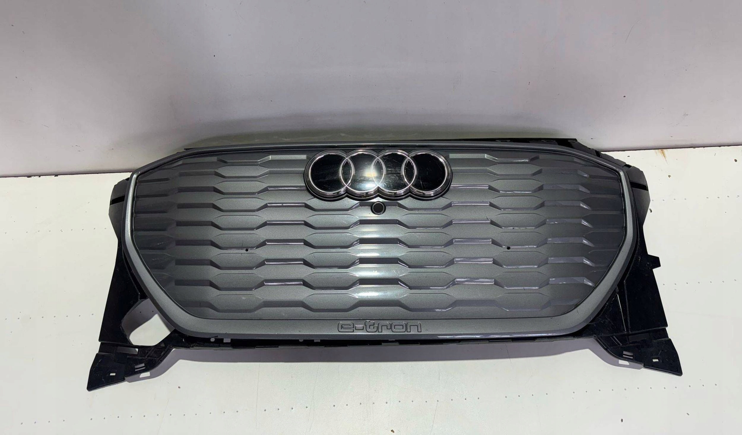 Audi Q4 Kühlergrill FRONTGRILL Kühlergitter 89A853653 - Thumbnail 1