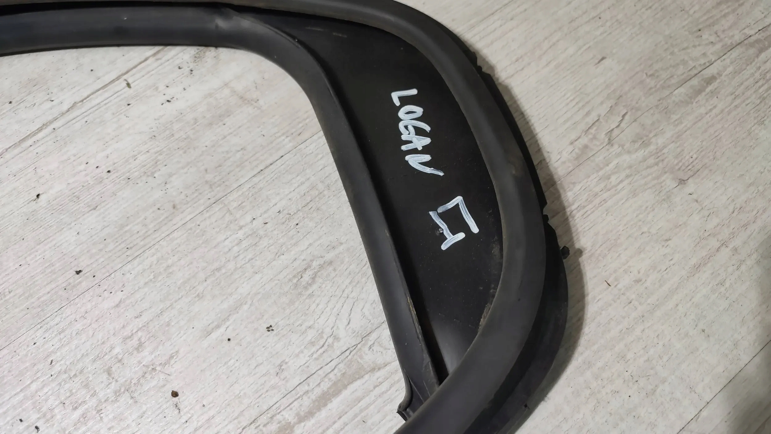 Dacia Logan II 2019r rear part side left gasket windows door