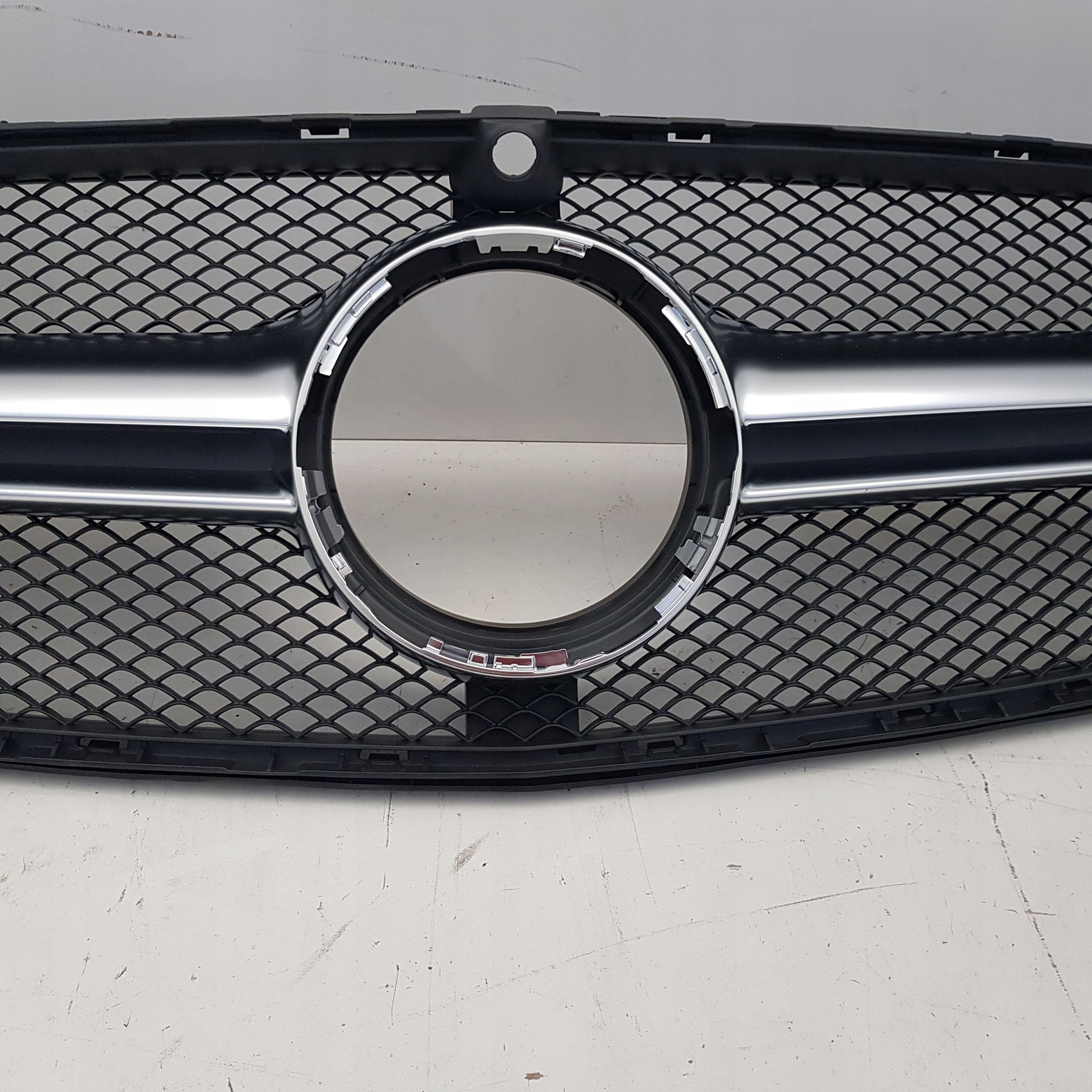 MERCEDES GLA 156 LIFT AMG ATRAPA GRIL NOWA ORYGINAŁ Typ samochodu Samochody osobowe