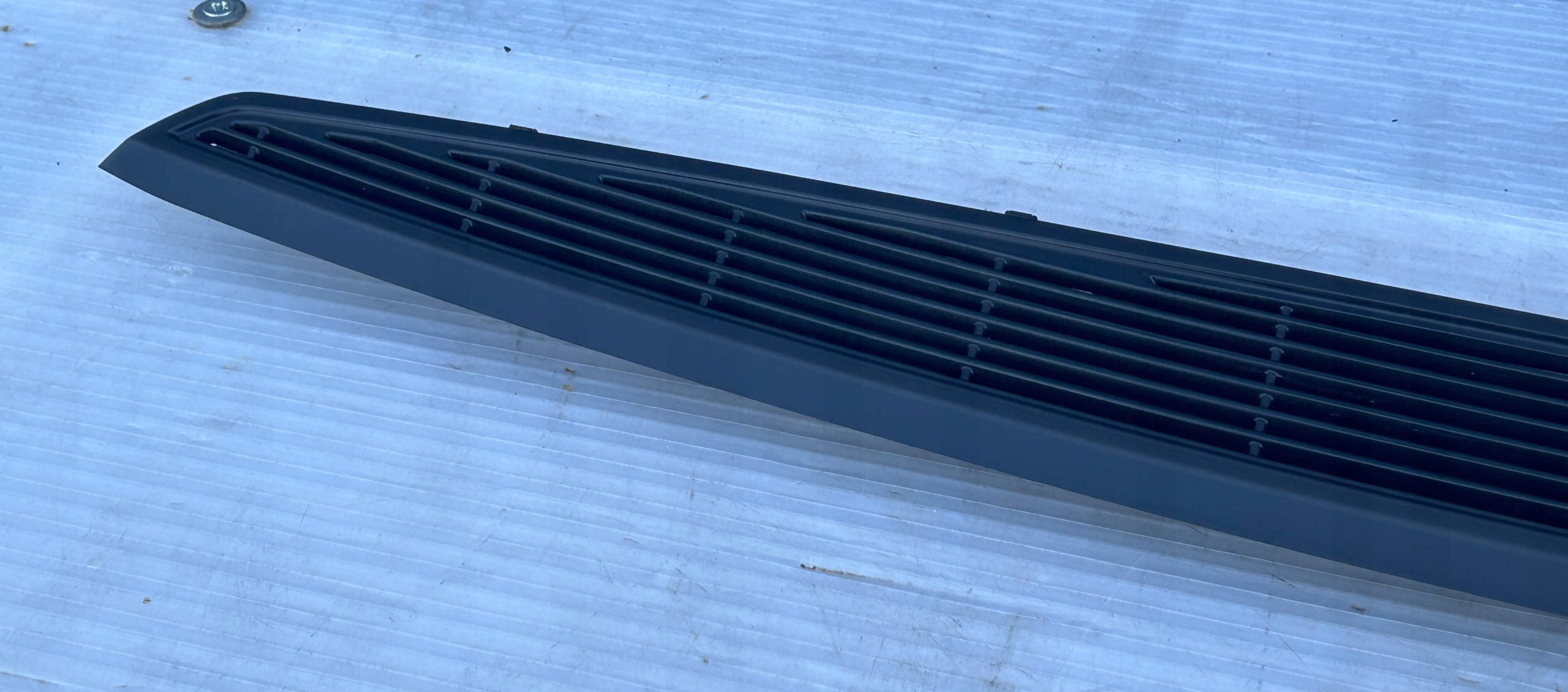 grid air conditioning devices windows rear part BMW 7 F01 9112718