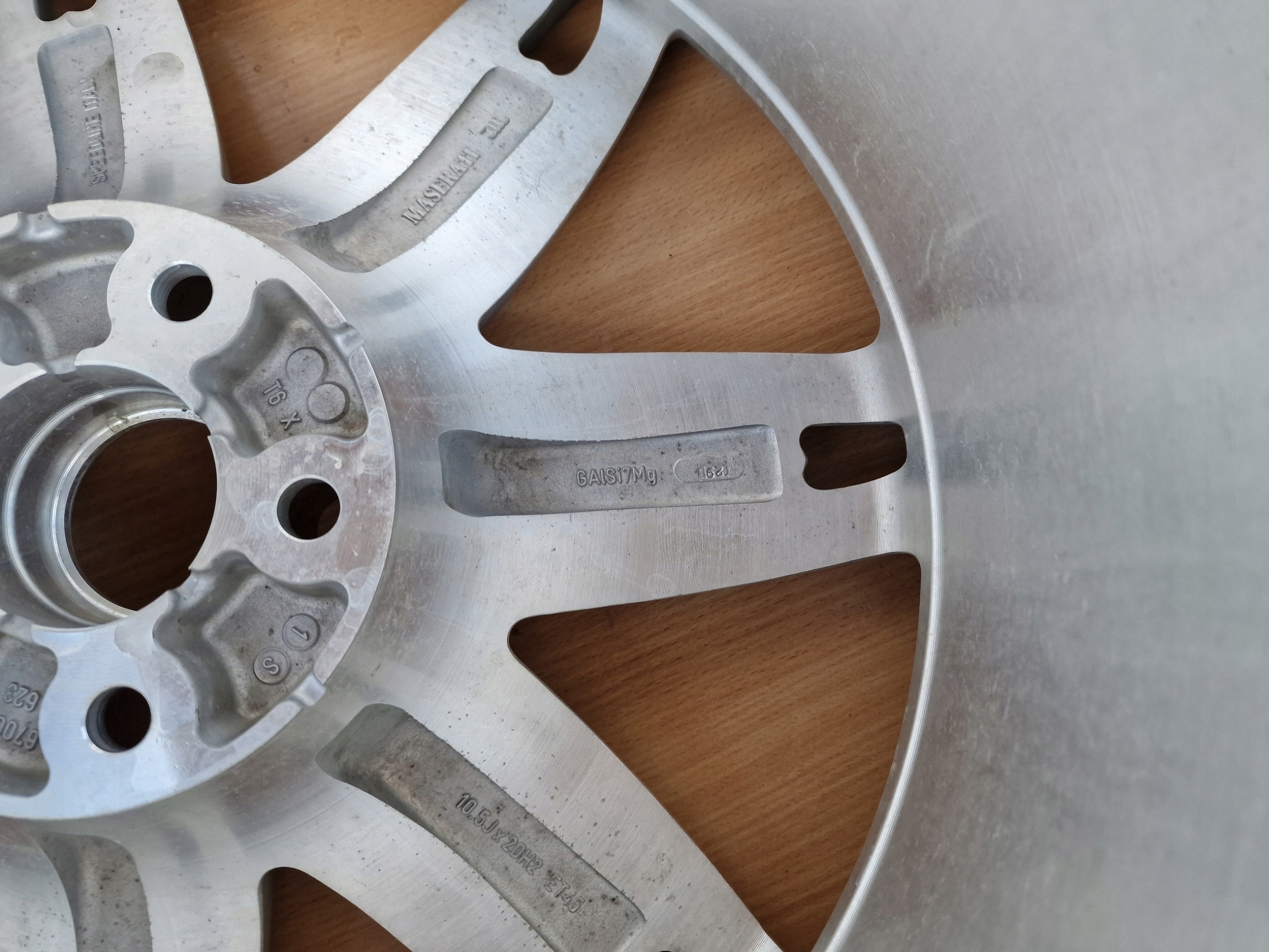 DISK ZADNÁ MASERATI 10.5X20 R20 5X114.3 NOVÁ ORG