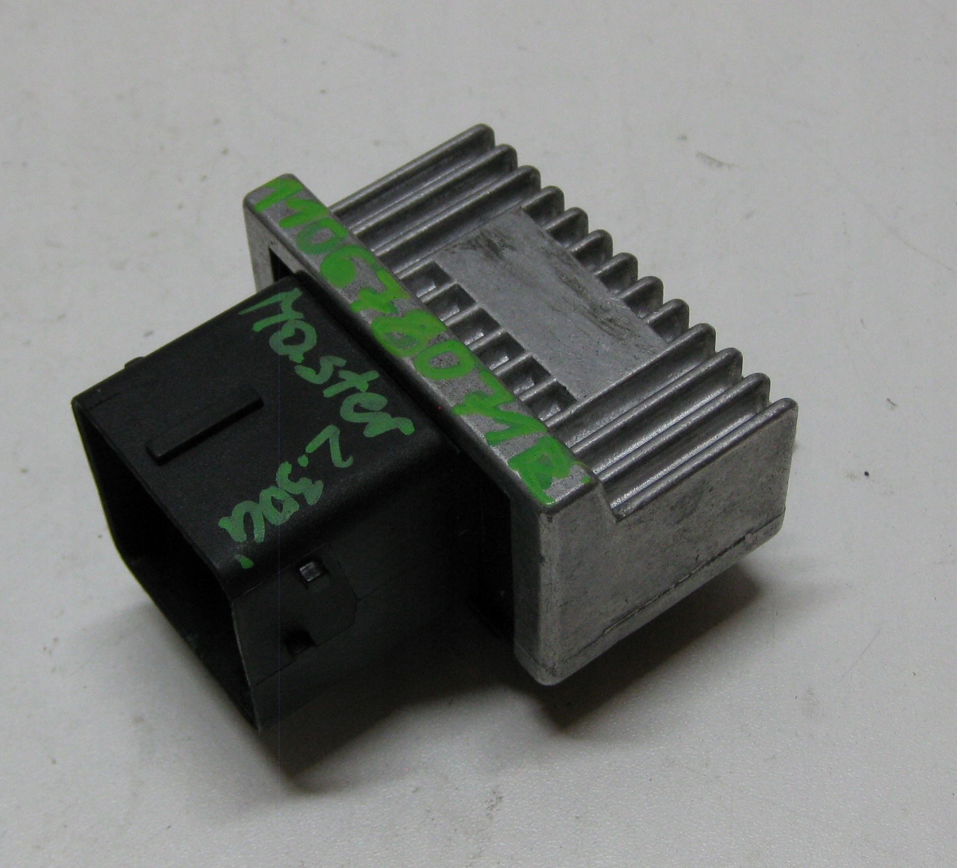 RENAULT MASTER III relay plugs ZAROWYCH 110678071R