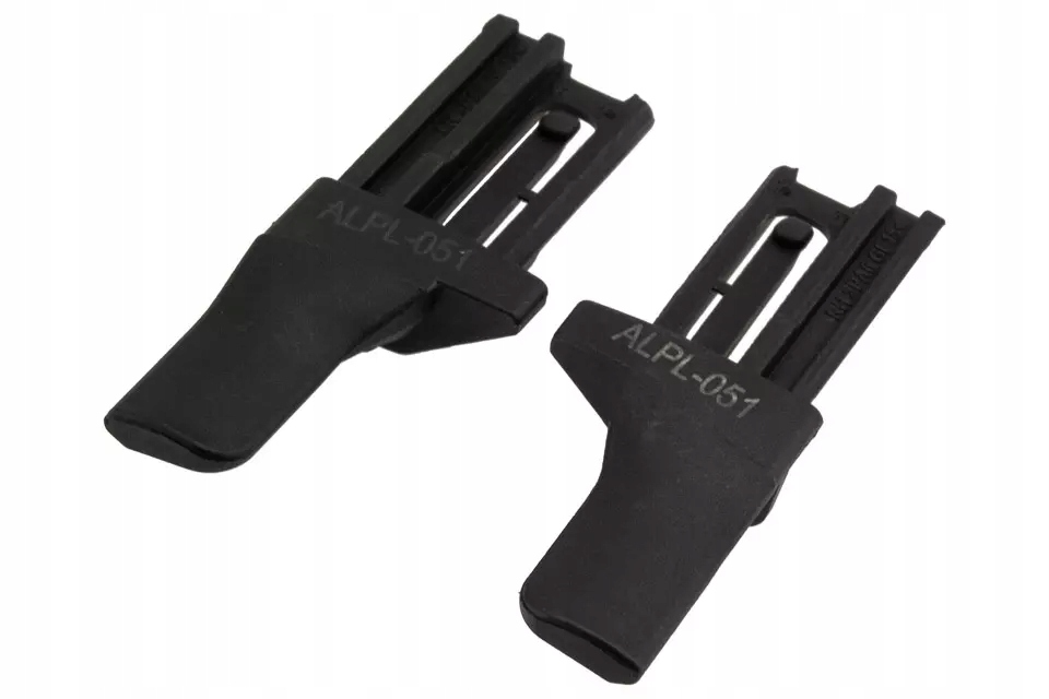 Opel Insignia A 09- ŚLIZG PROWADNICA ROLETY BAGAŻNIKA LEWY+PRAWY