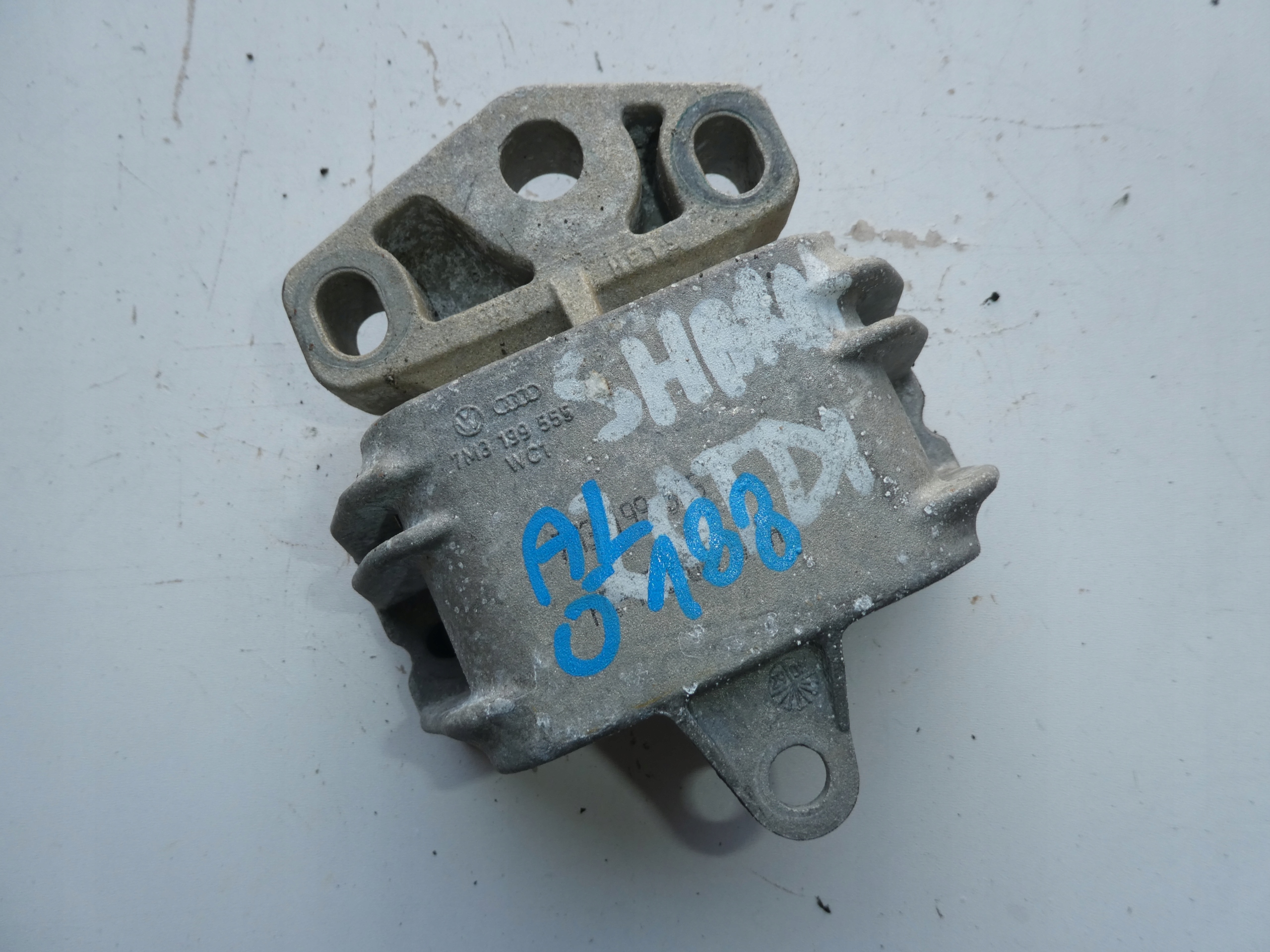 engine mount VW SHARAN and LIFT 7M3199555