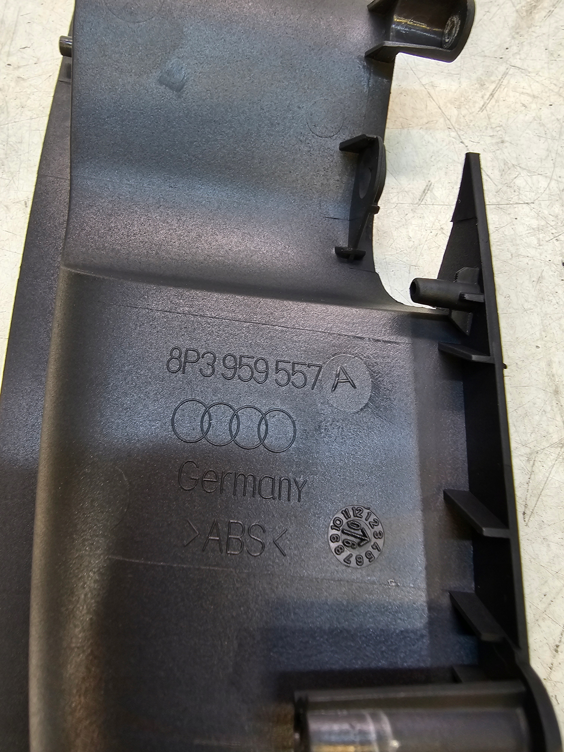 handle bracket controls AUDI A3 8P 8P3959557A