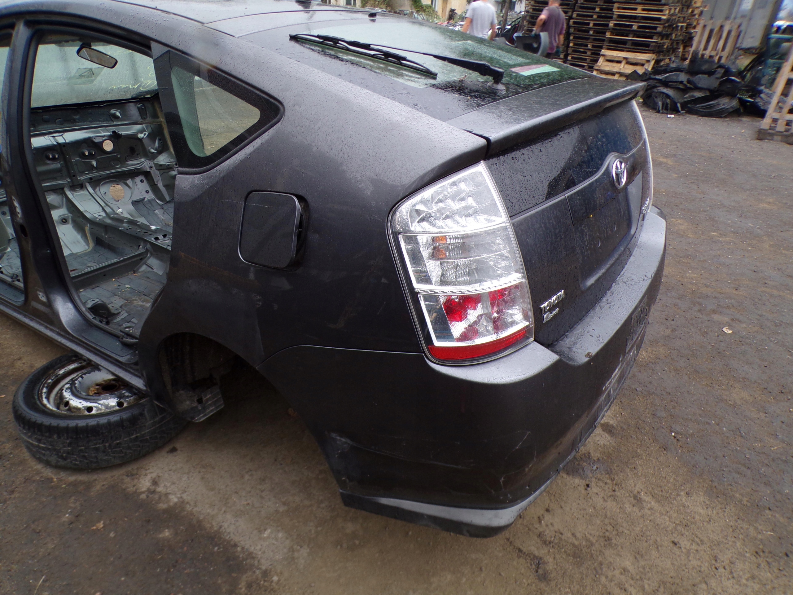 TOYOTA PRIUS II PAS TYLNY BLOTNIK KLAPA LAMPA 1G3 Typ samochodu Samochody osobowe