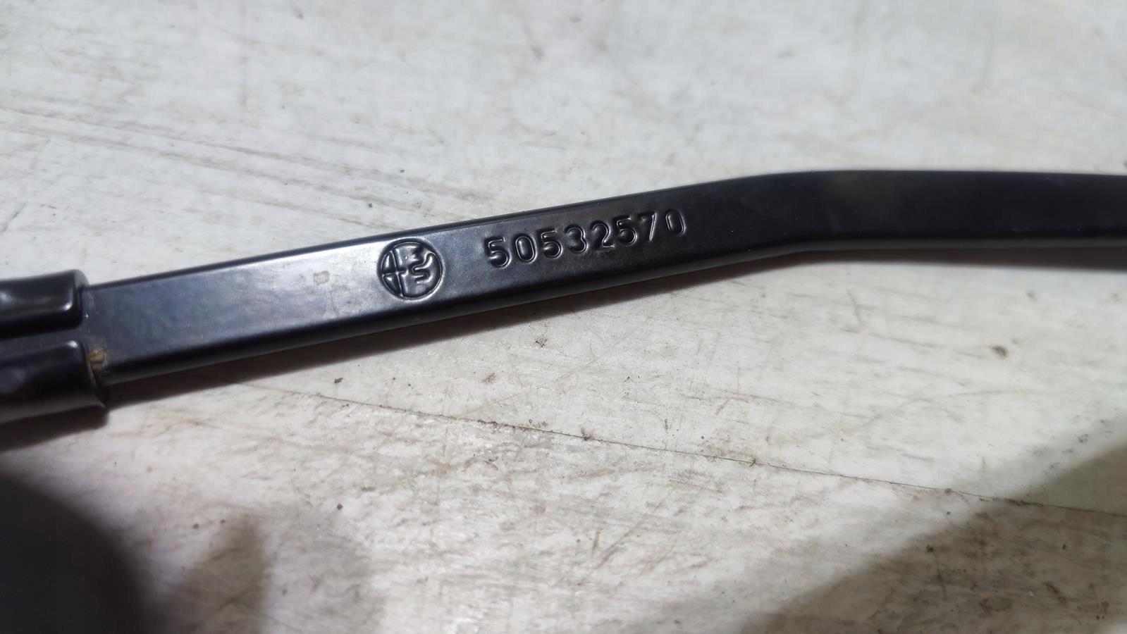wiper arm left Alfa Romeo Giulia