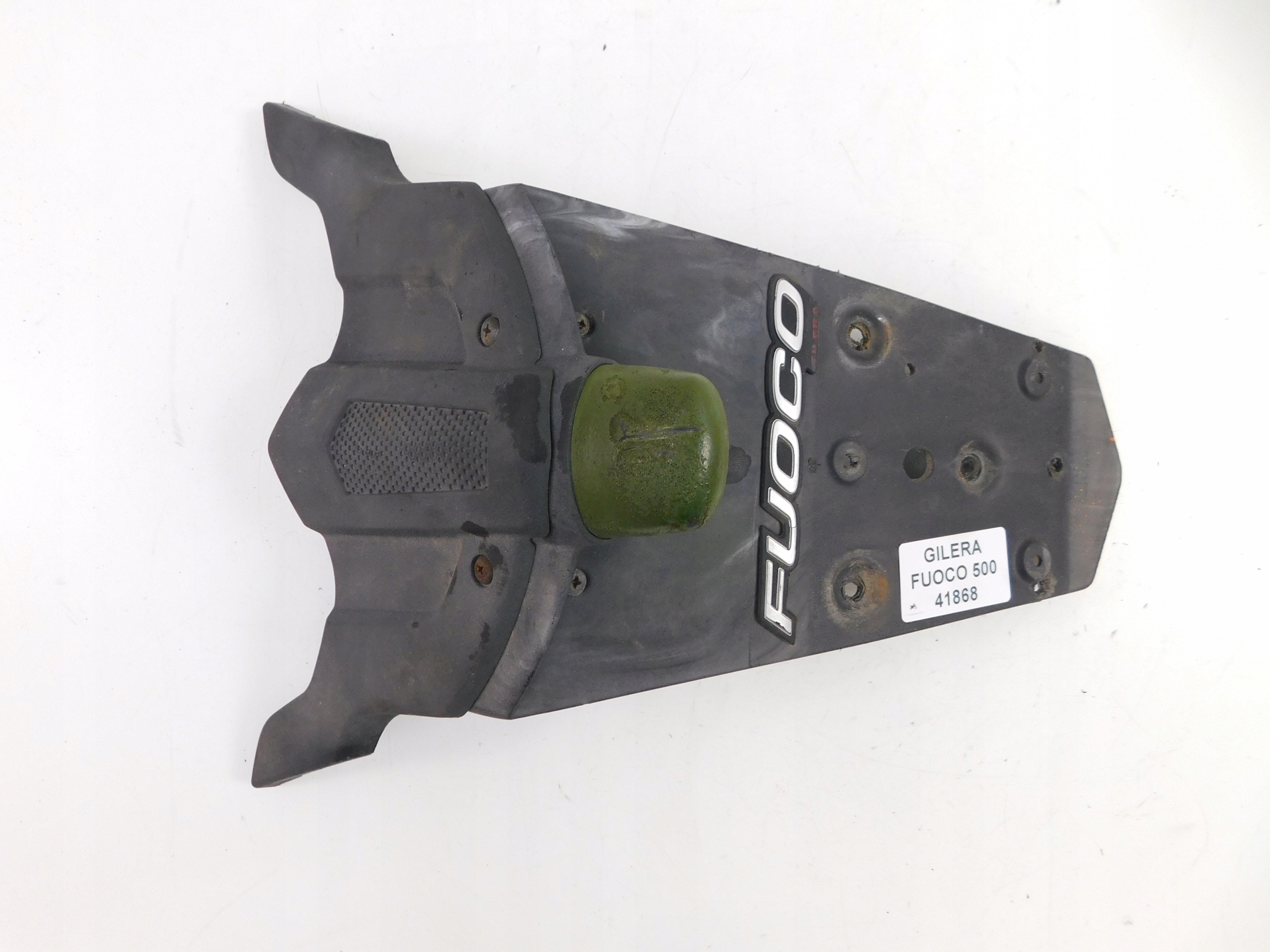 GILERA FUOCO 500 крепление задней панели M1