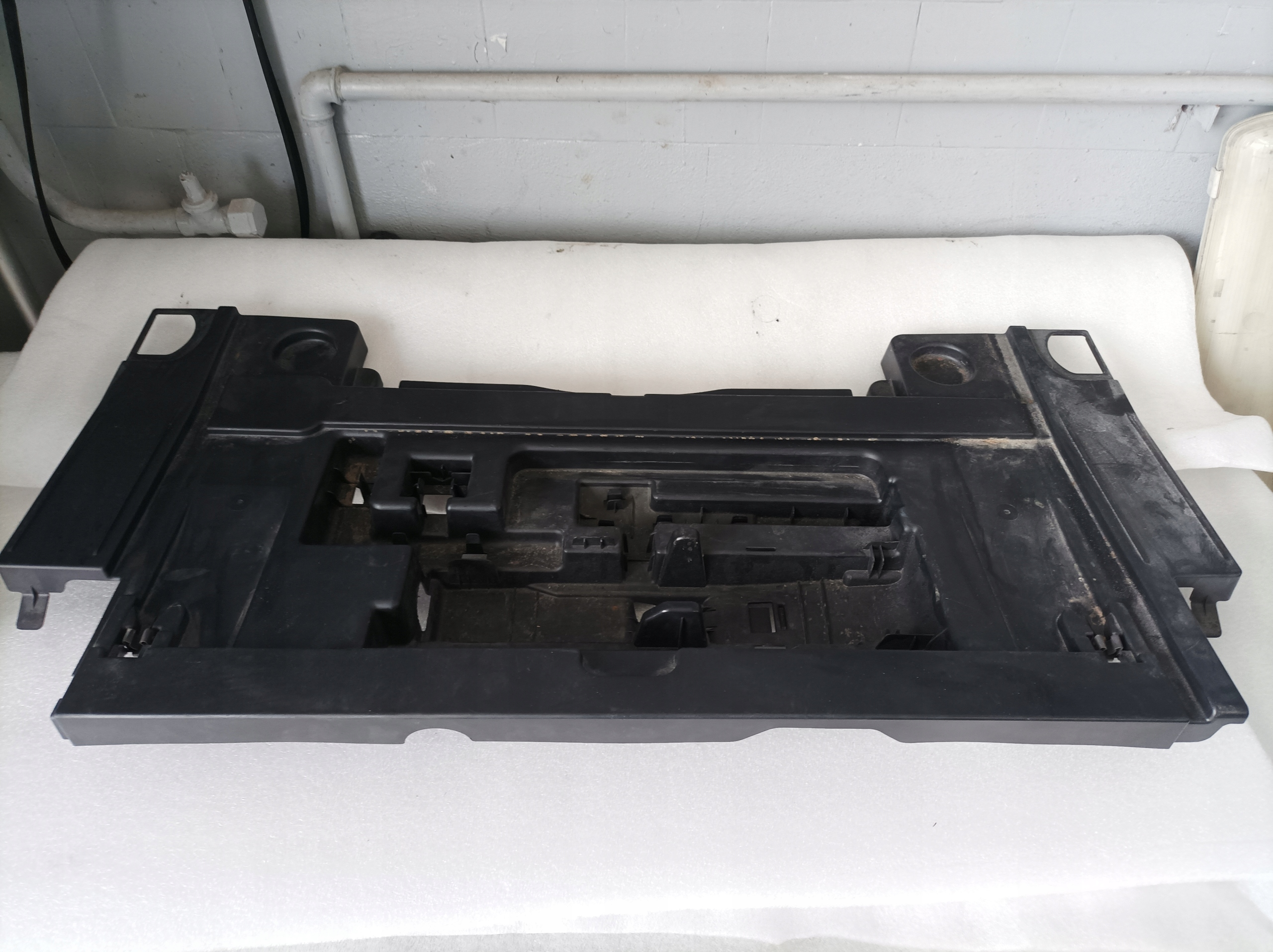 Audi A4 B9 седан бардачок 8W8863373B