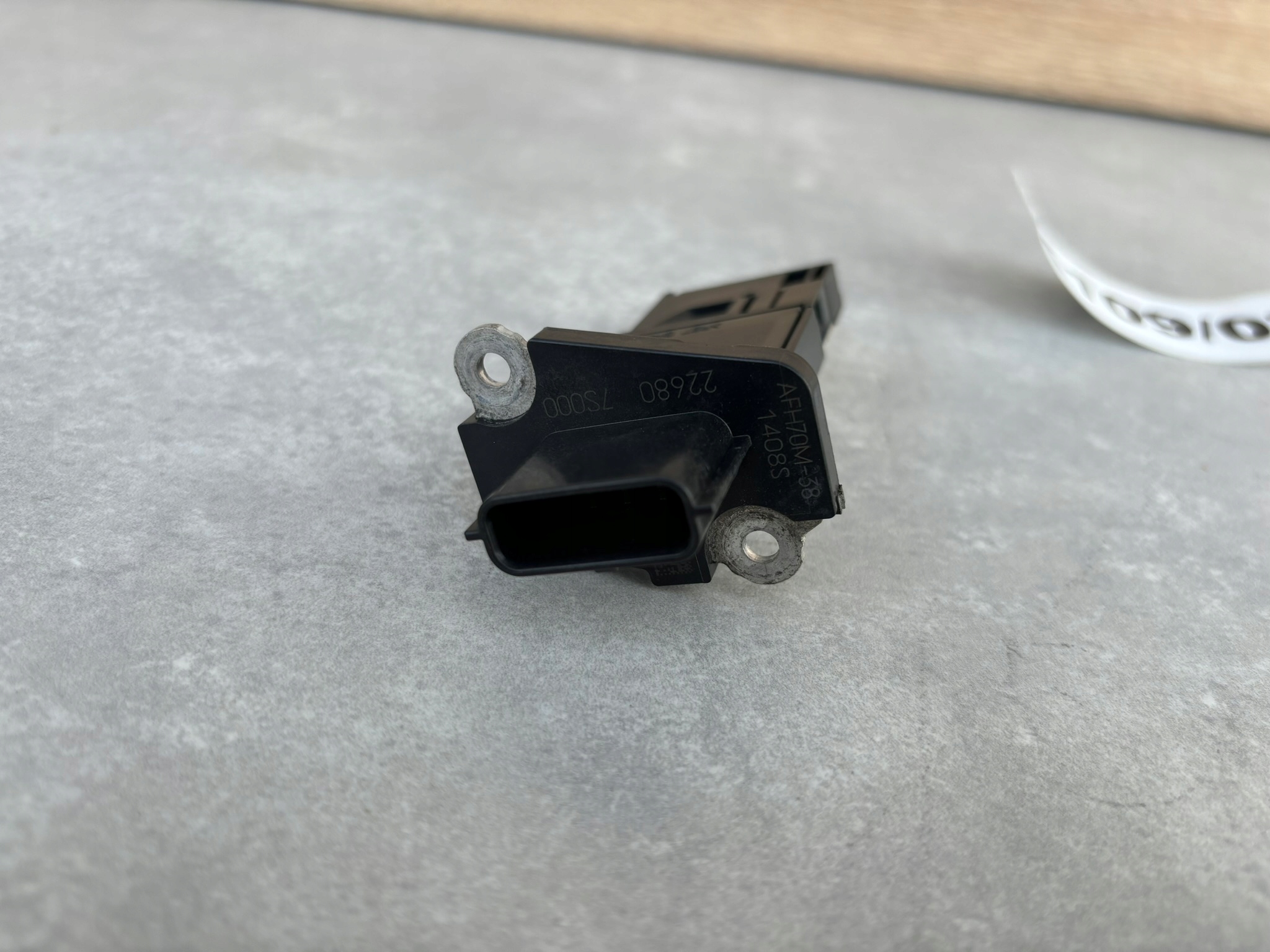 sensor flow meter air NISSAN JUKE RENAULT 22680-7S000 K109/079
