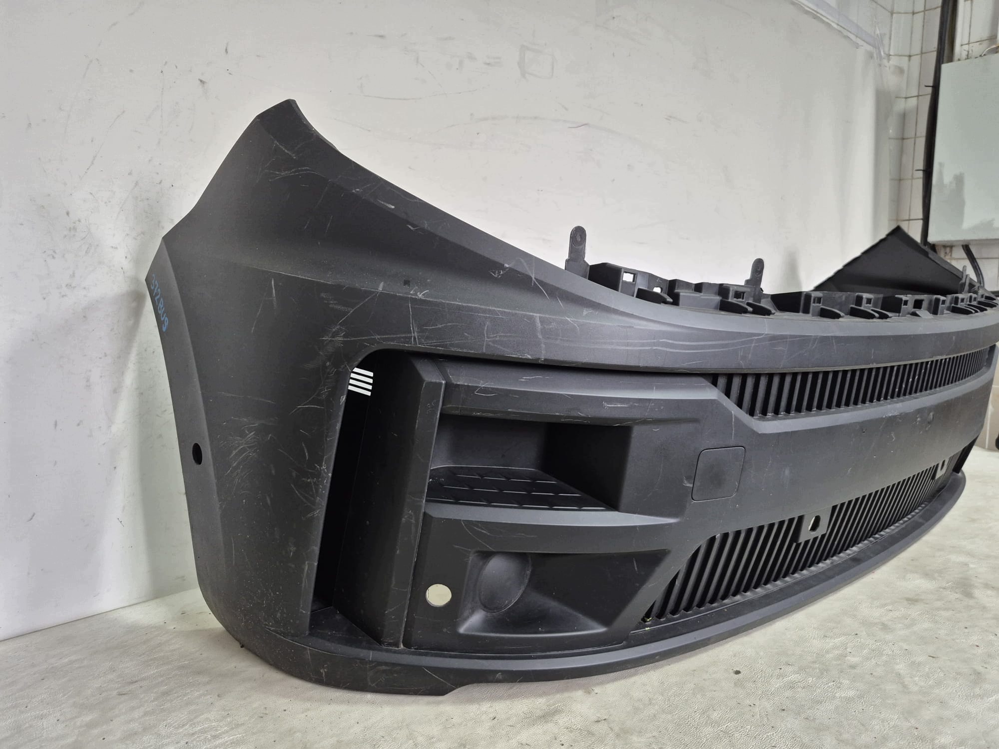 RENAULT MASTER V 5 24- bumper front front PDC 622541366R