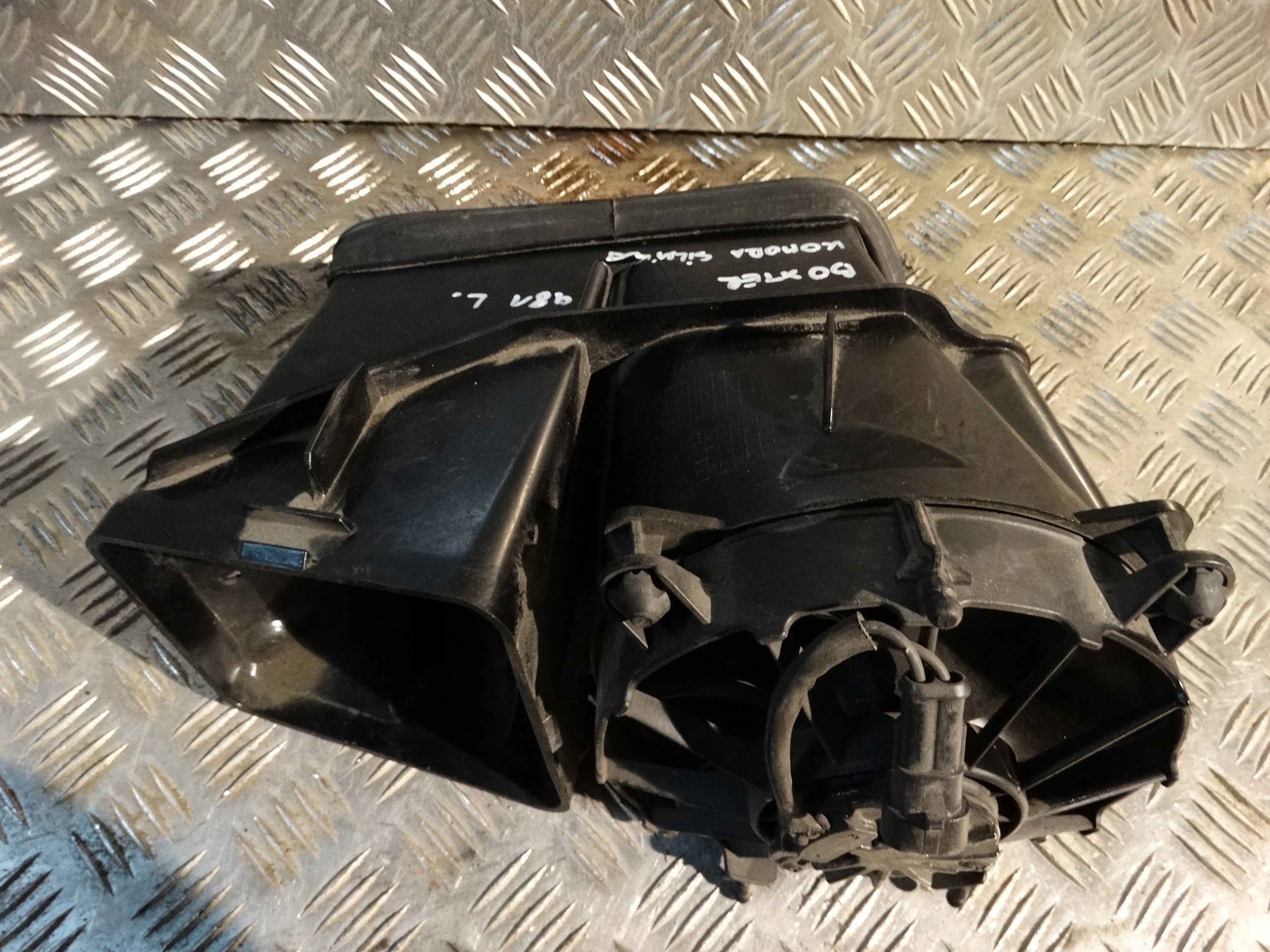 ventilátor obal ventylátora levá PORSCHE 981 1