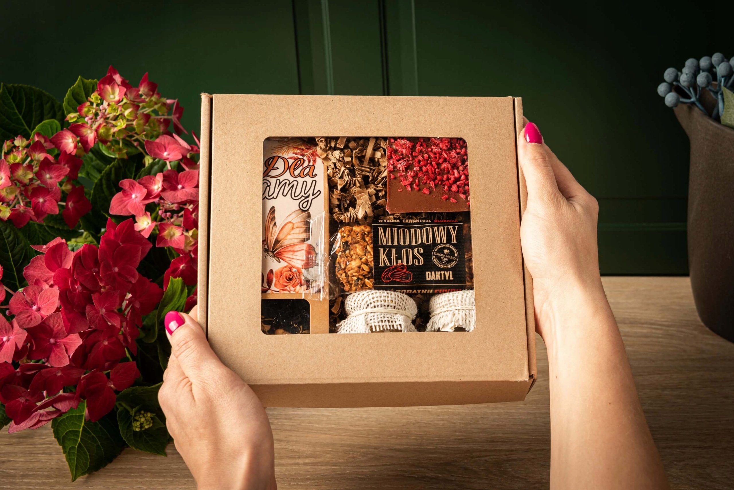 ANYÁK NAPI AJÁNDÉK – ANYÁK NAPI TEA SZETT CSOKOLÁDÉ MÉZES AJÁNDÉKDOBOZ Márka Green Touch