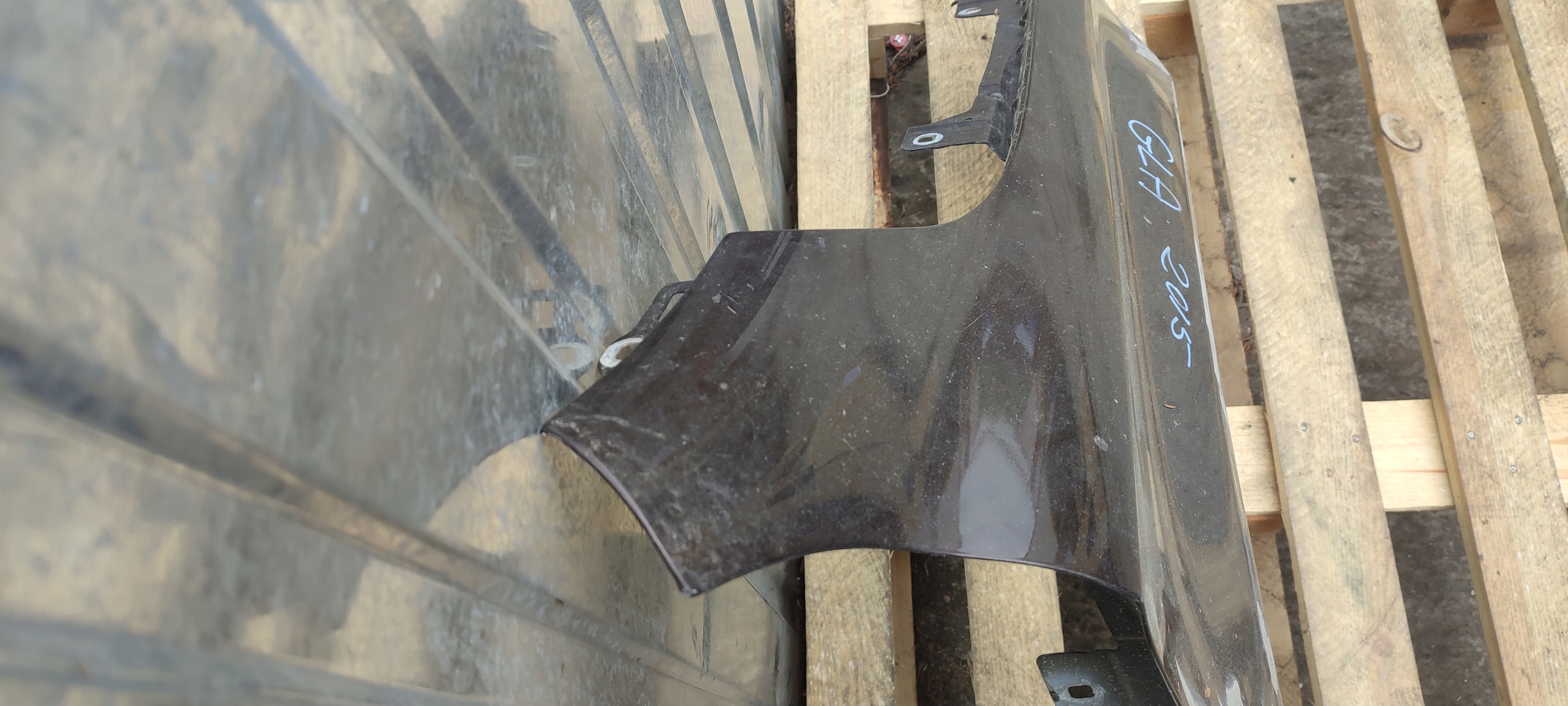 fender right front right front Mercedes GLA 156