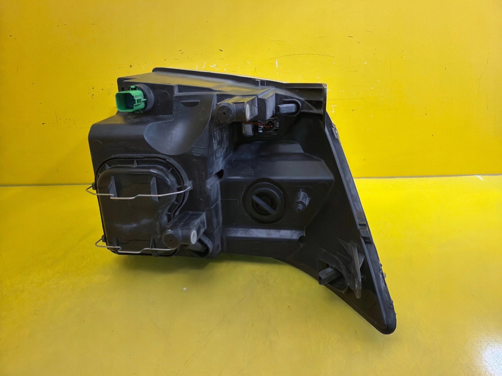 light right Ford Transit 06-14 6C11-13W029-DC