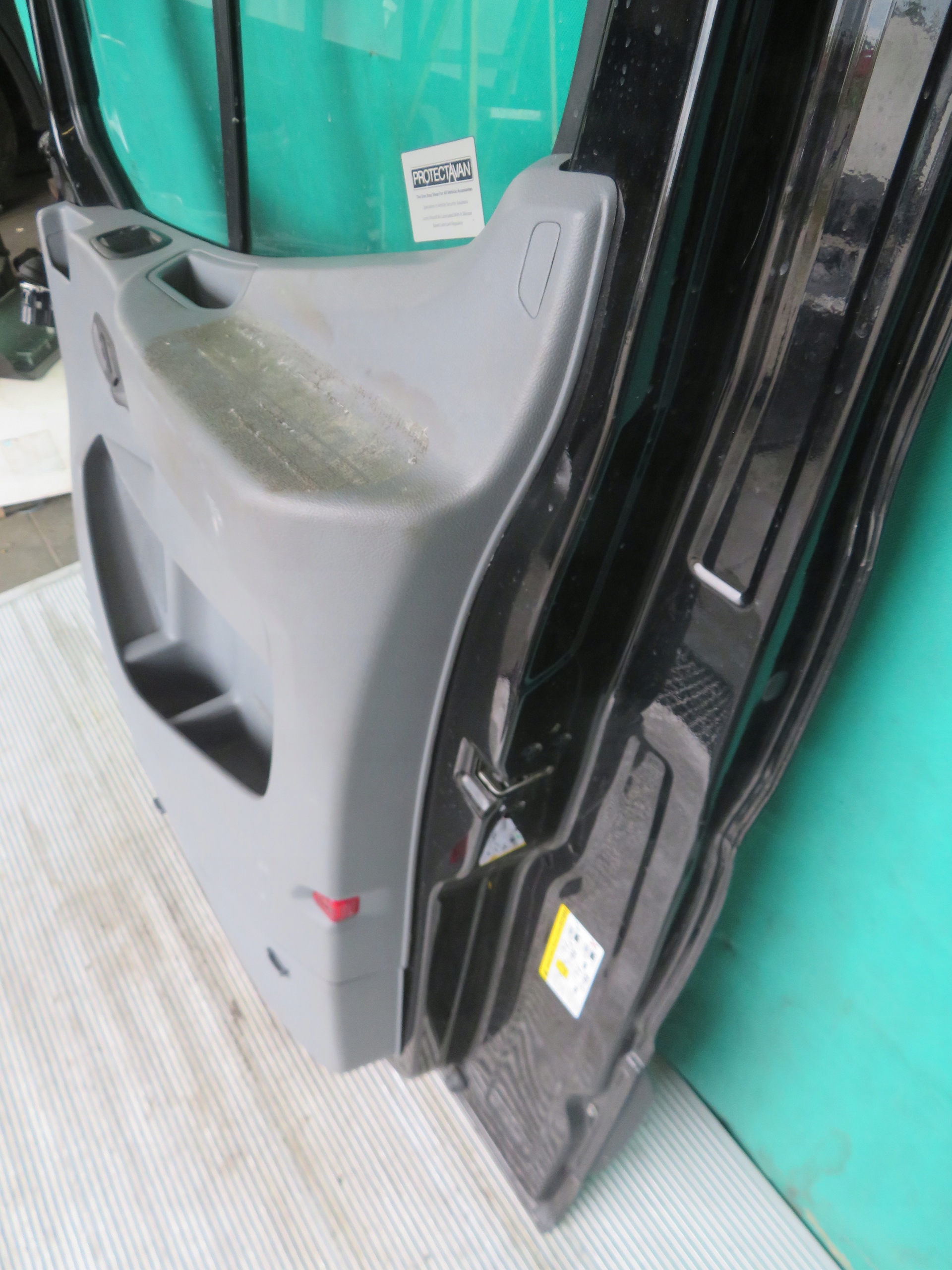 door right front FORD TRANSIT MK8 17R