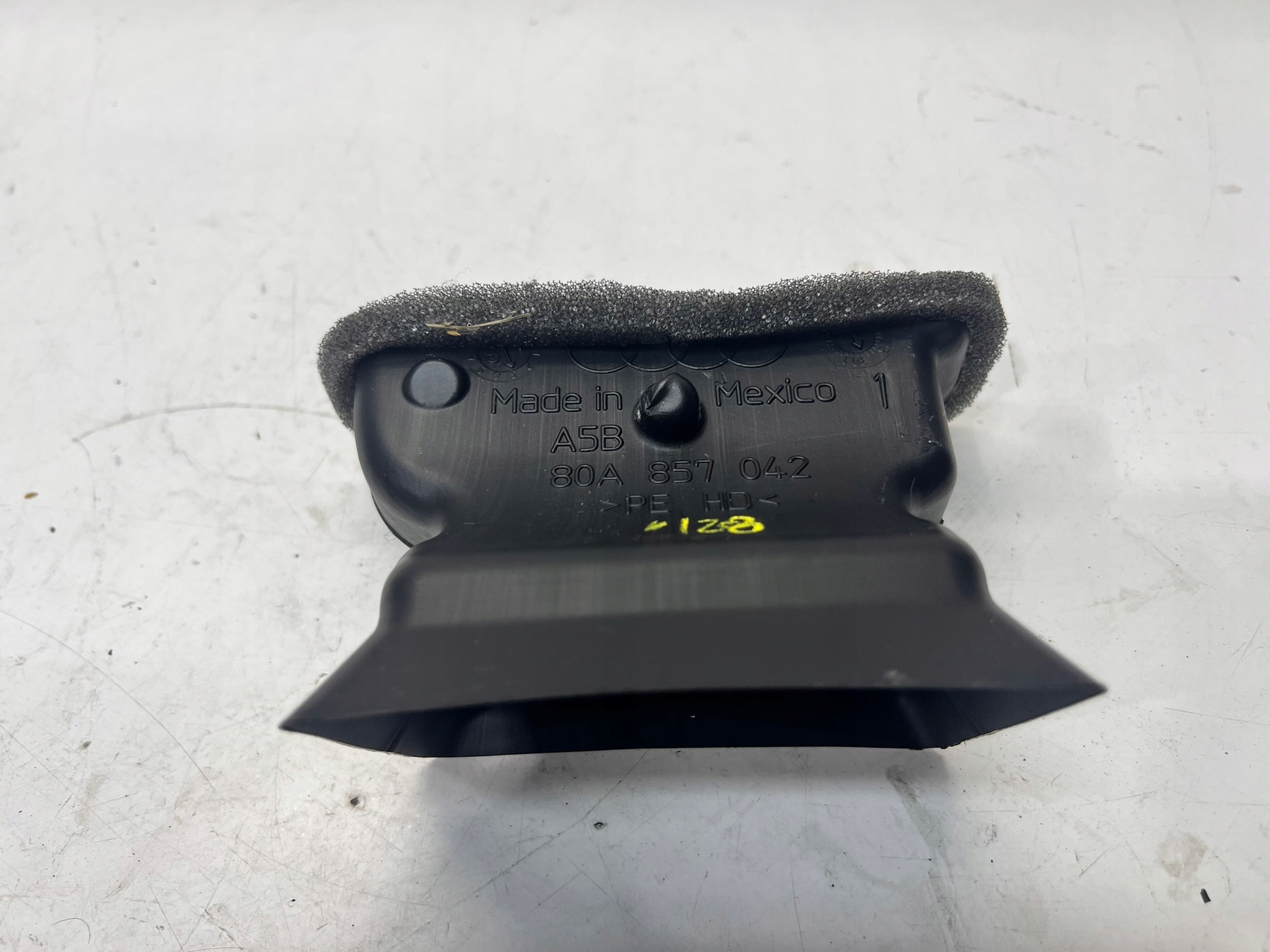 drain POWIETRZNY AUDI Q5 FY 80A857042