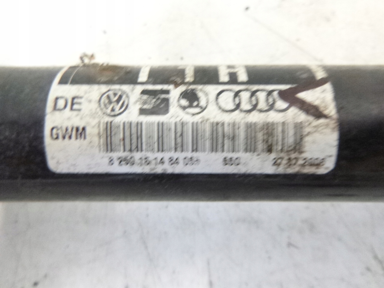 semi-axis left Audi A6 C6 3.2 FSI 06r.