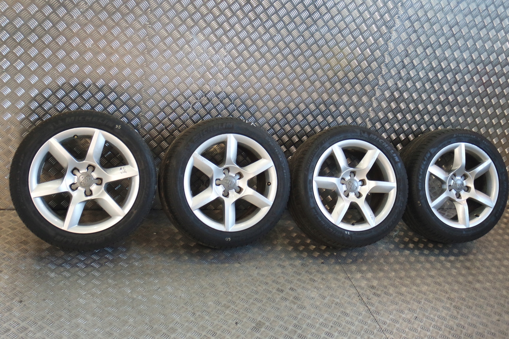 ALUFELGI KOLA LATO AUDI A5 8T 8T0601025D 17' Y14