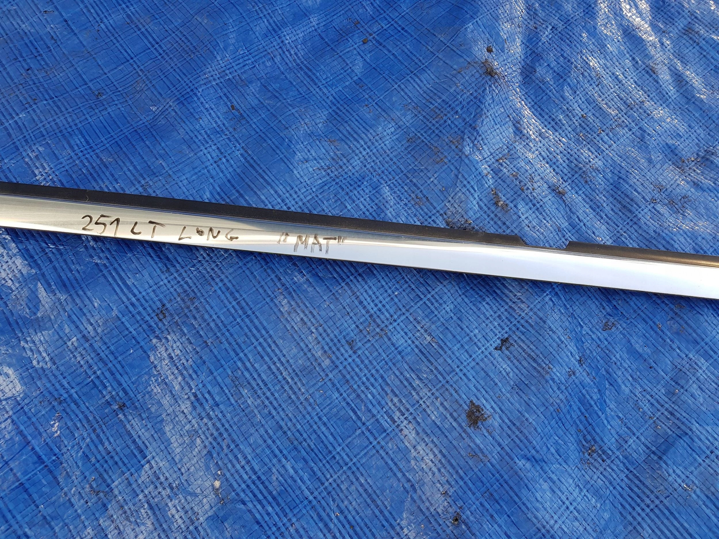 moulding door left rear part dust CHROM MERCEDES W251 LONG