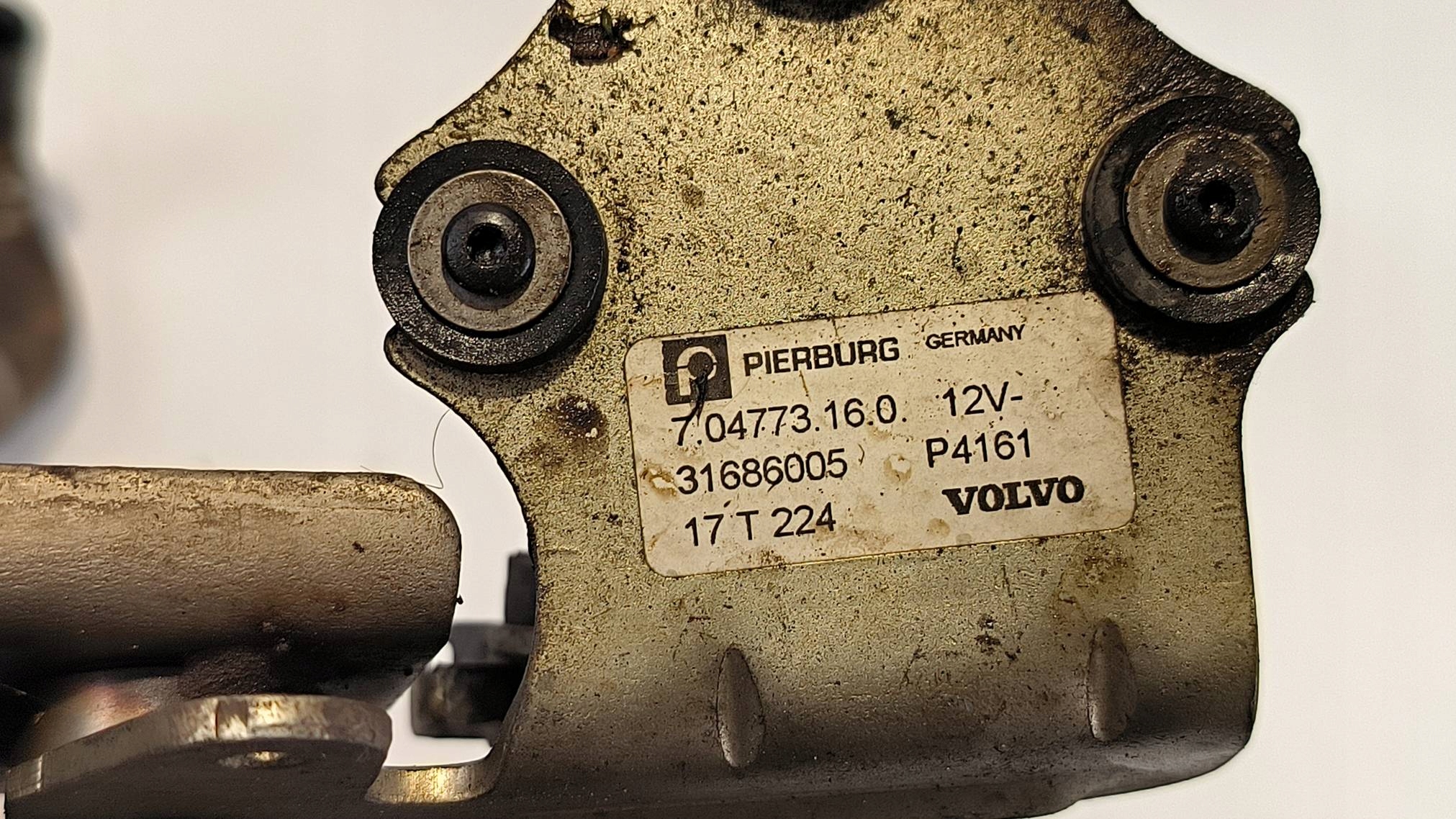 water pump 31686005 VOLVO S90