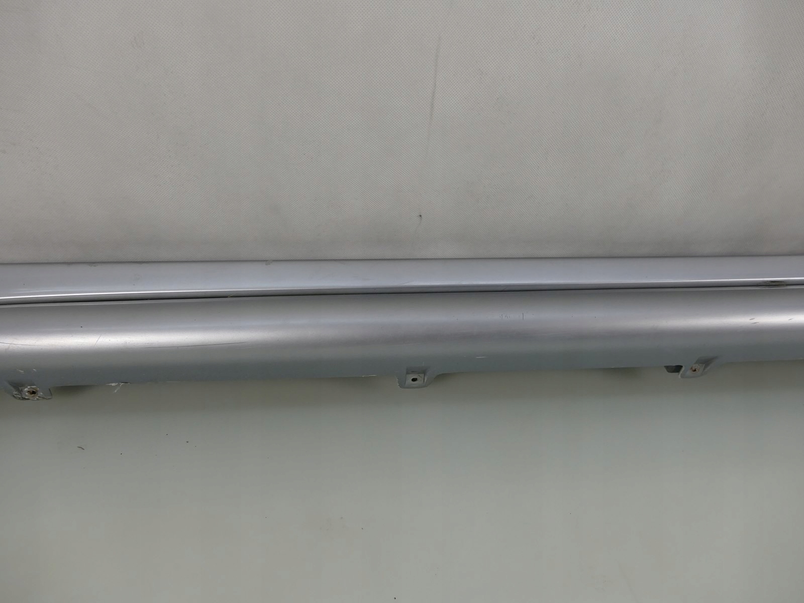 MITSUBISHI OUTLANDER and LIFT moulding threshold left colour A31 MN175065