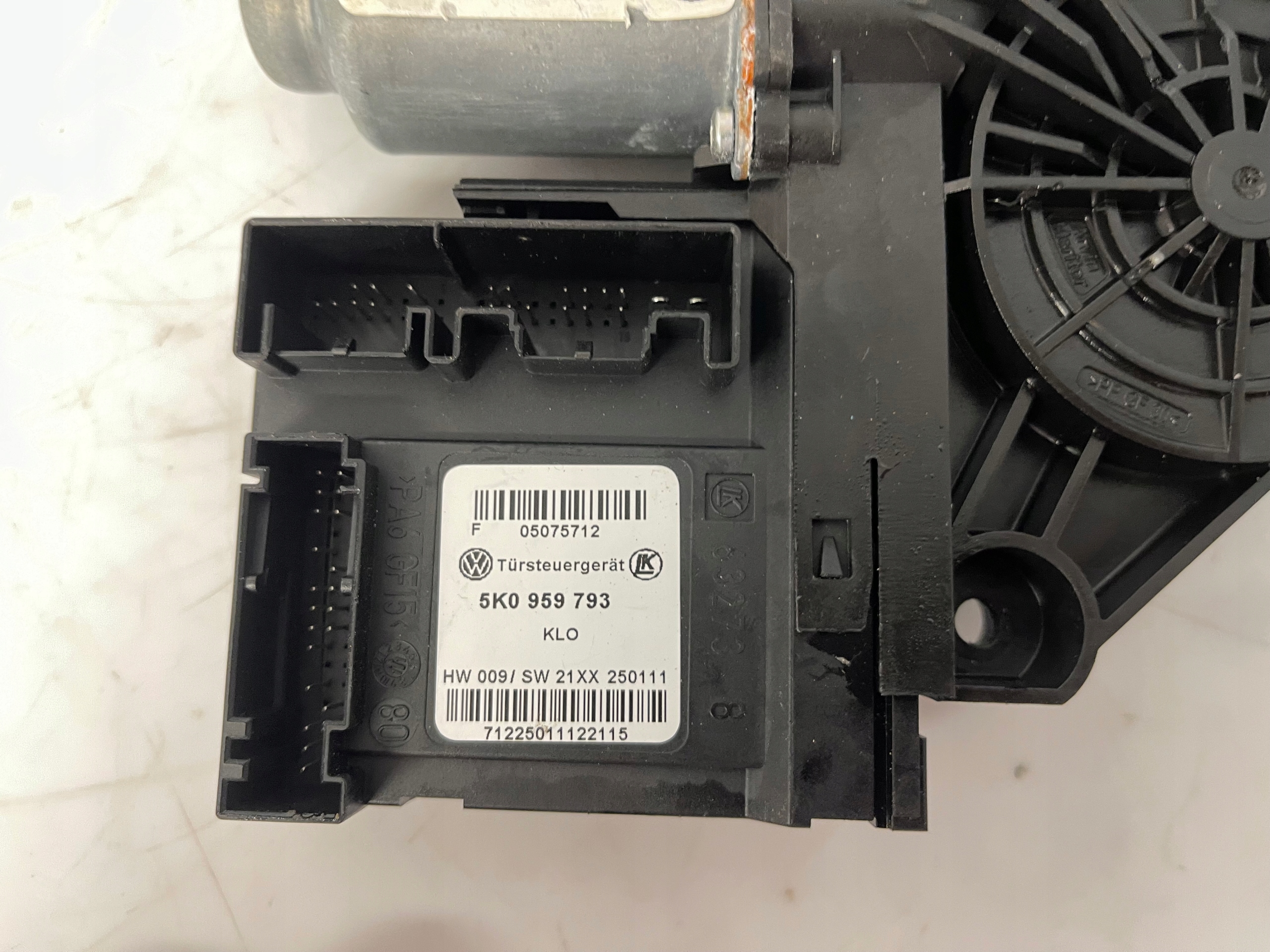 mini motor windows left front VW GOLF VI 5K0959701B