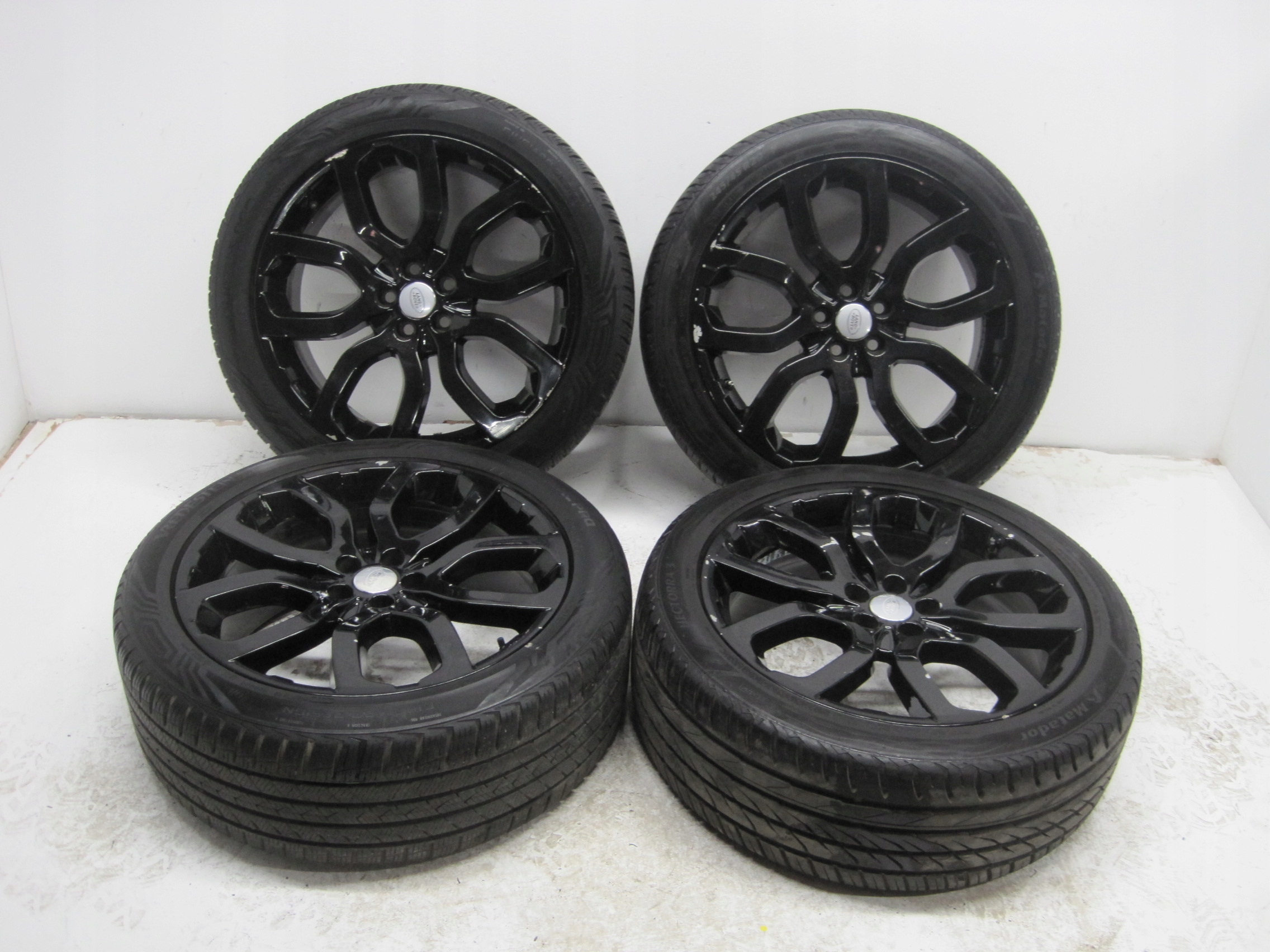 wheels discs tyres Range Rover Evoque and R20 21- 22R