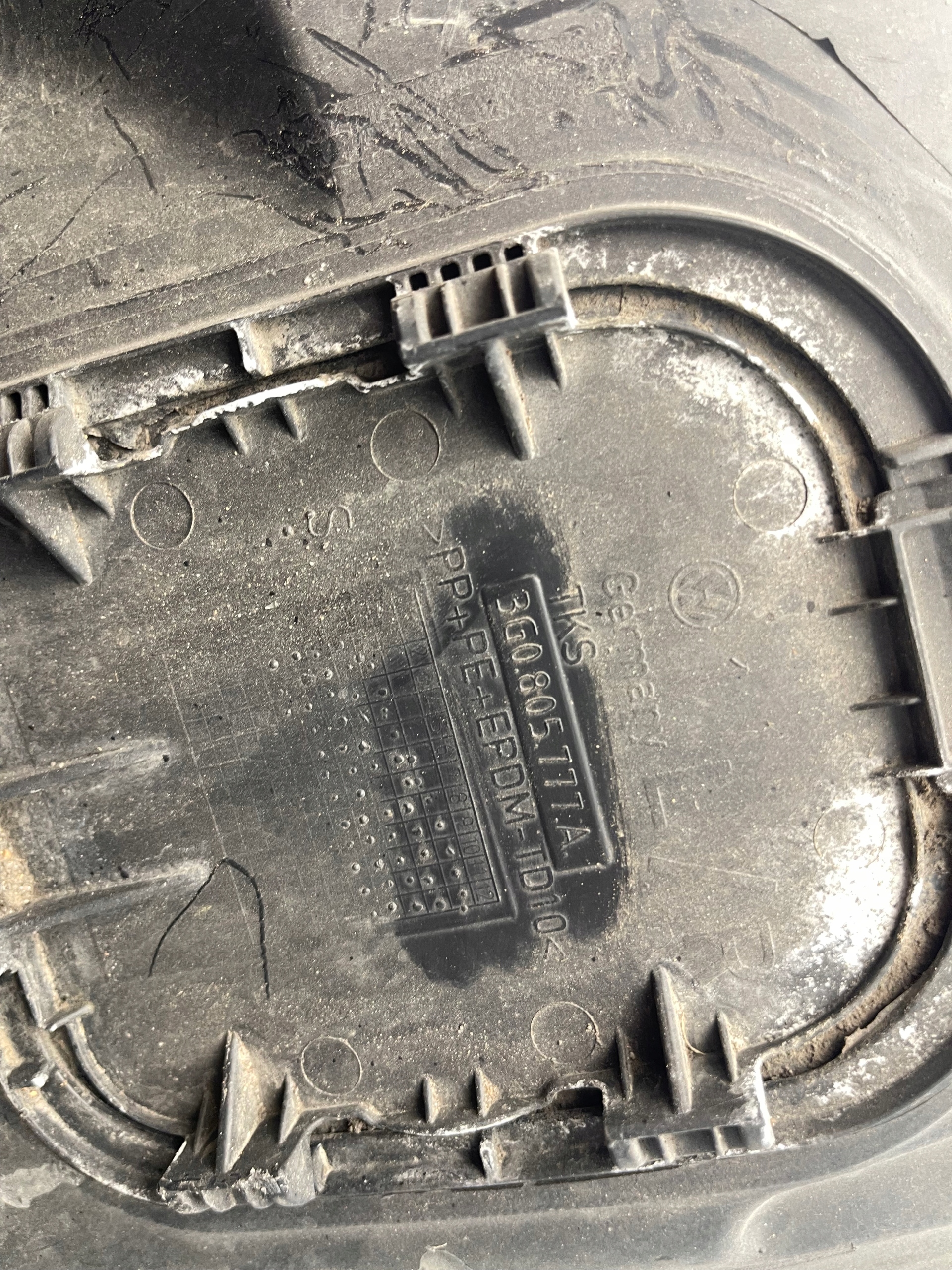 VW PASSAT B8 3G0 mudguard right front front 3G0805970F 3G0805912Q