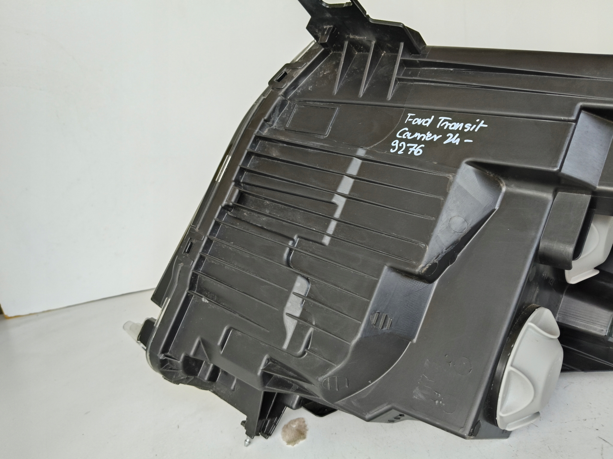 light right REFLEKTOR FORD TRANSIT COURIER 24