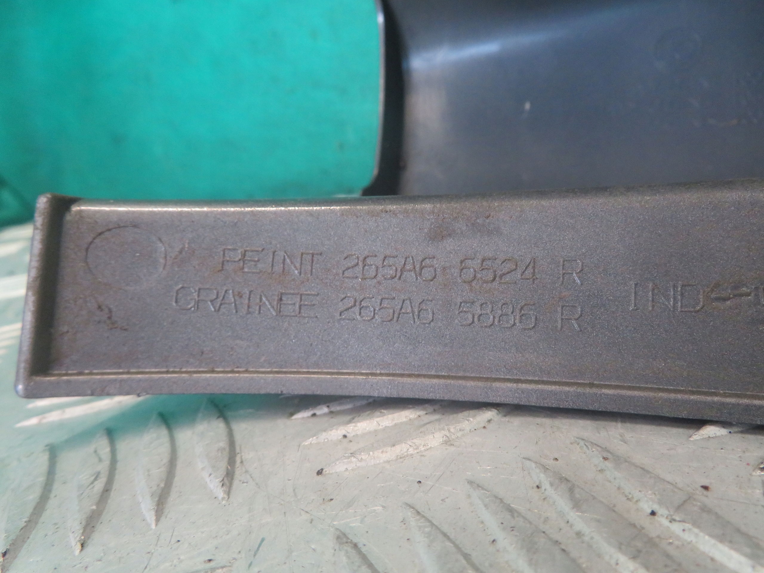 light right rear part OPEL VIVARO RENAULT TRAFIC 19R 265A66524R