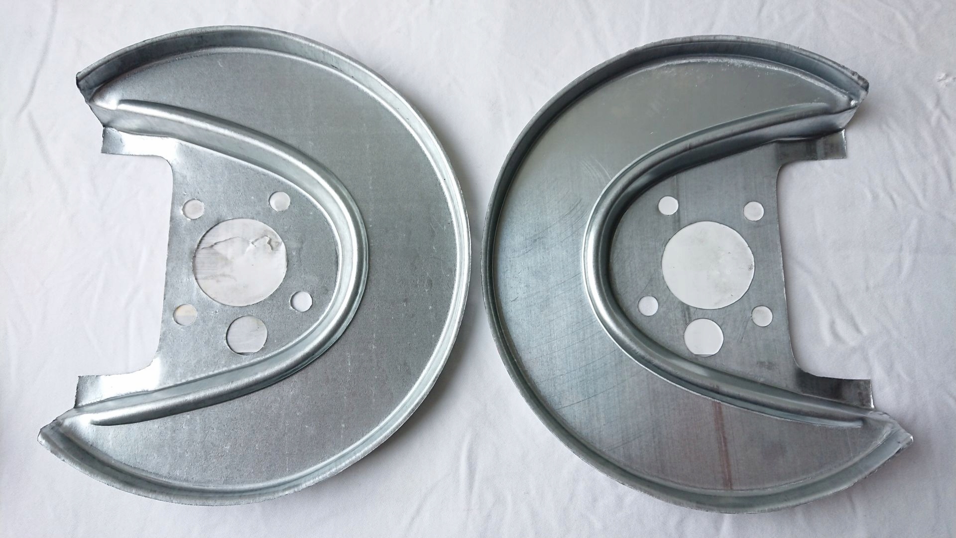 OSŁONY TARCZ HAMULCOWYCH L+P TYŁ SEAT LEON EAN (GTIN) 5714270021775