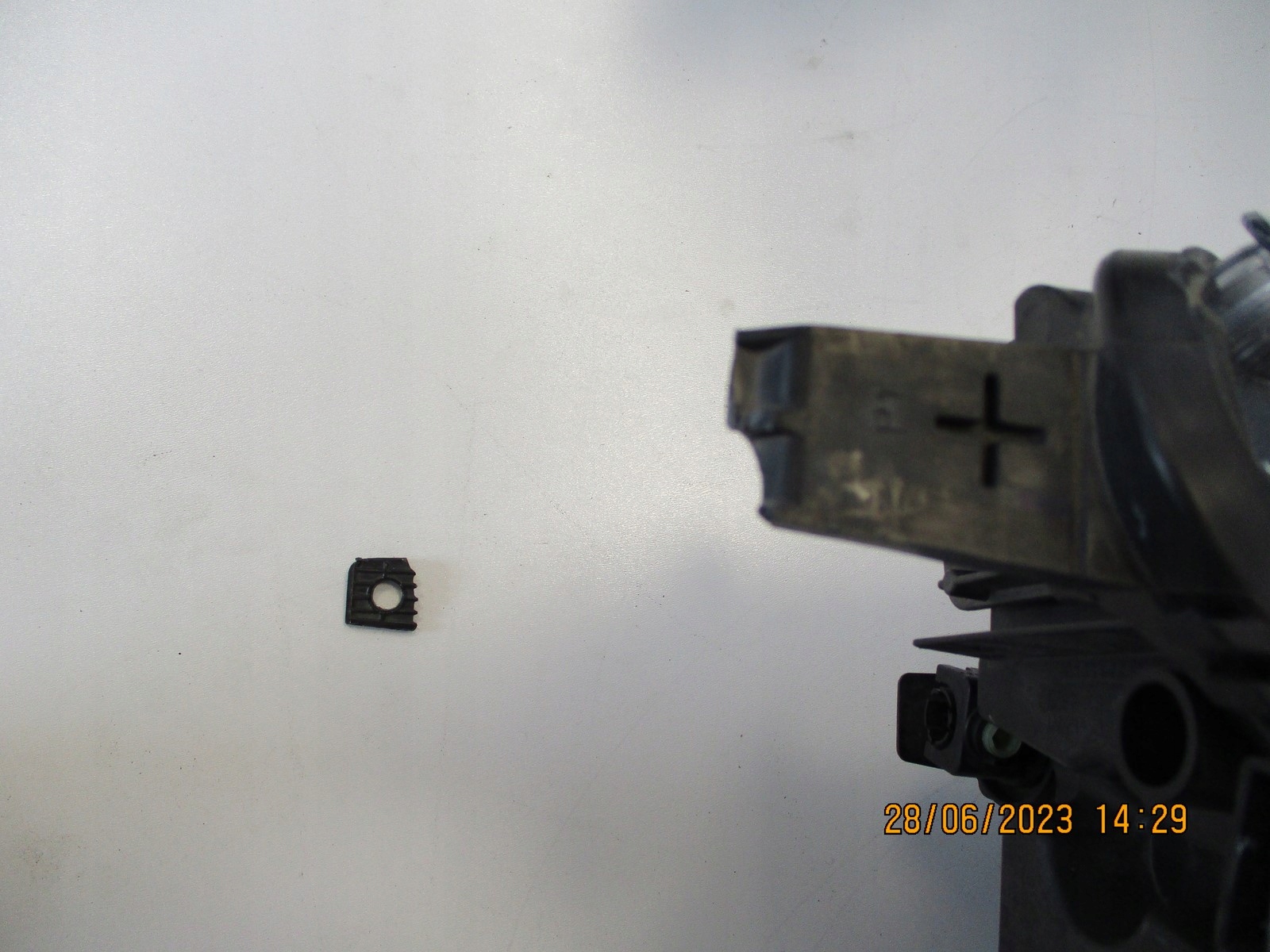 light LED FORD KUGA MK3 LV4B-13E015-FC left