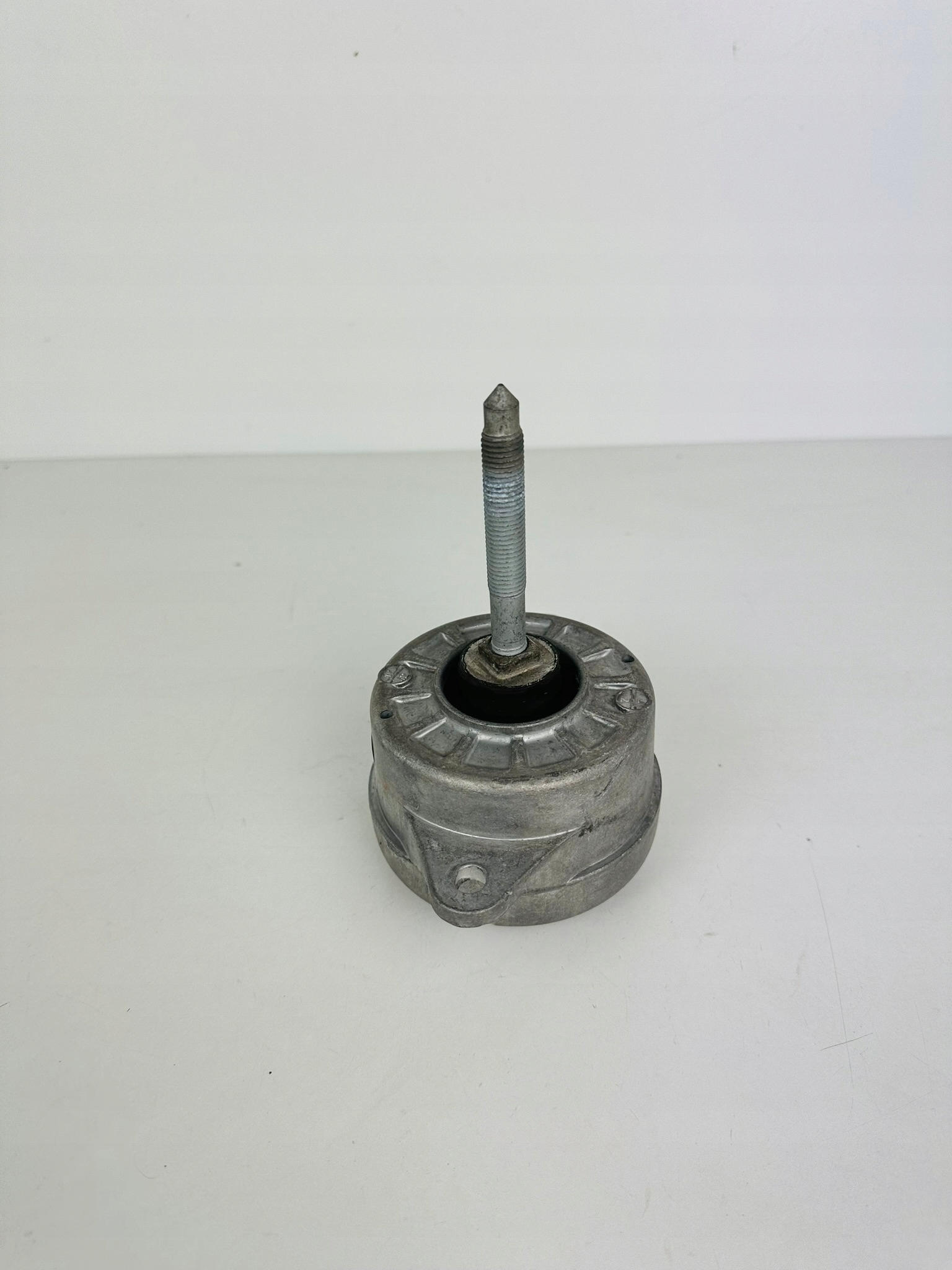 PORSCHE 911 991.2 3.0 engine mount 99137504904