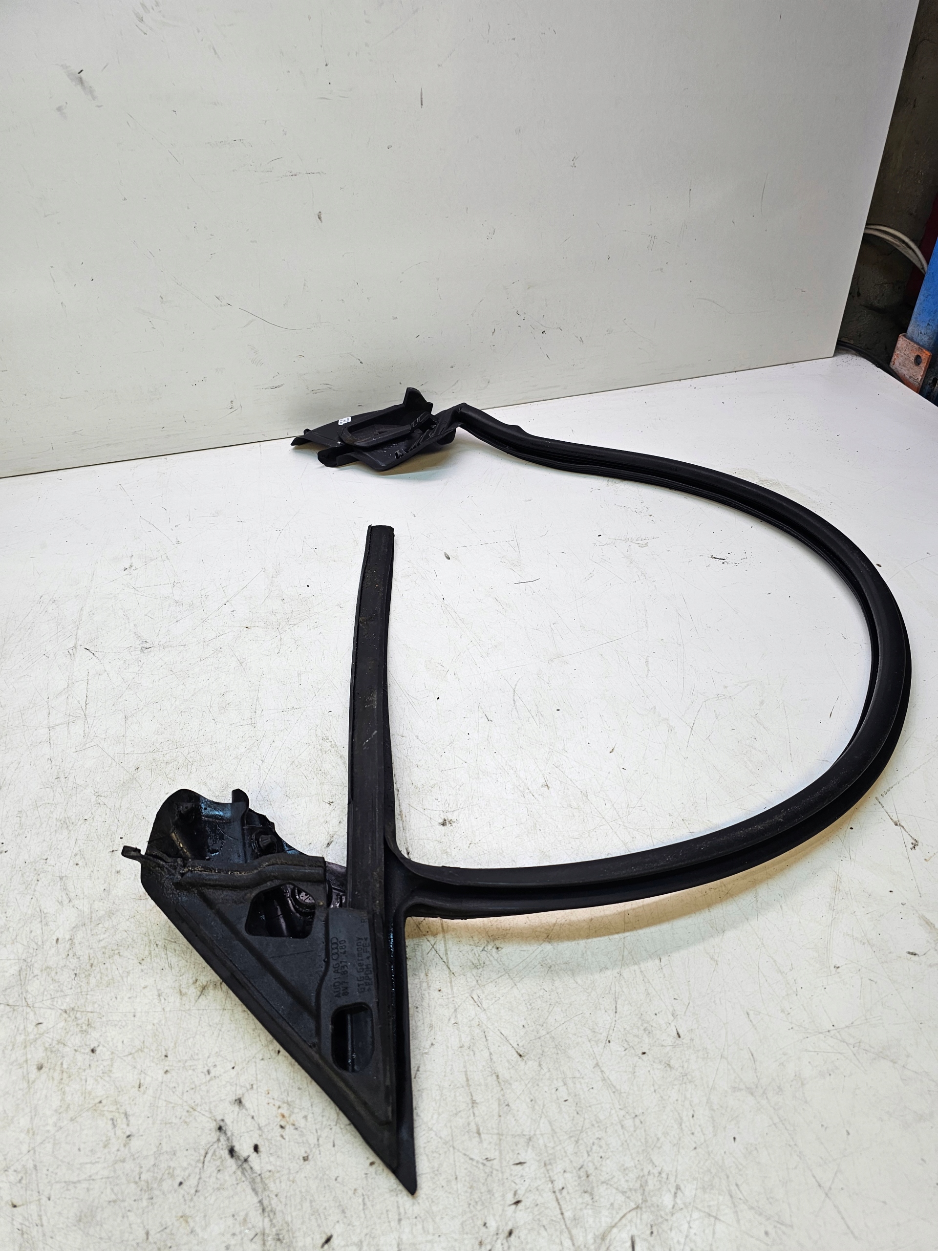 gasket door right front AUDI A3 8V CABRIO 8V7837480