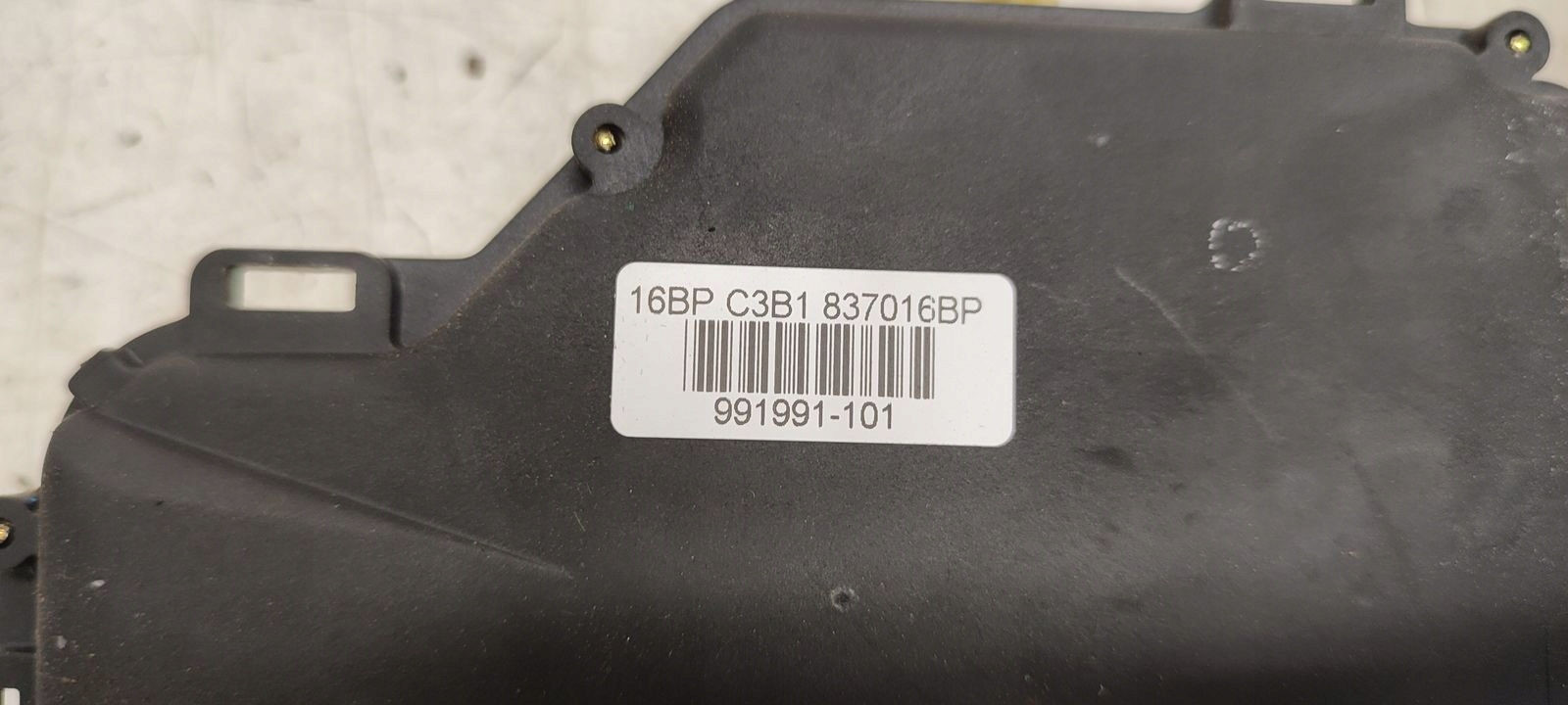 lock front front right VW Polo 9N LIFT 1,2 6V