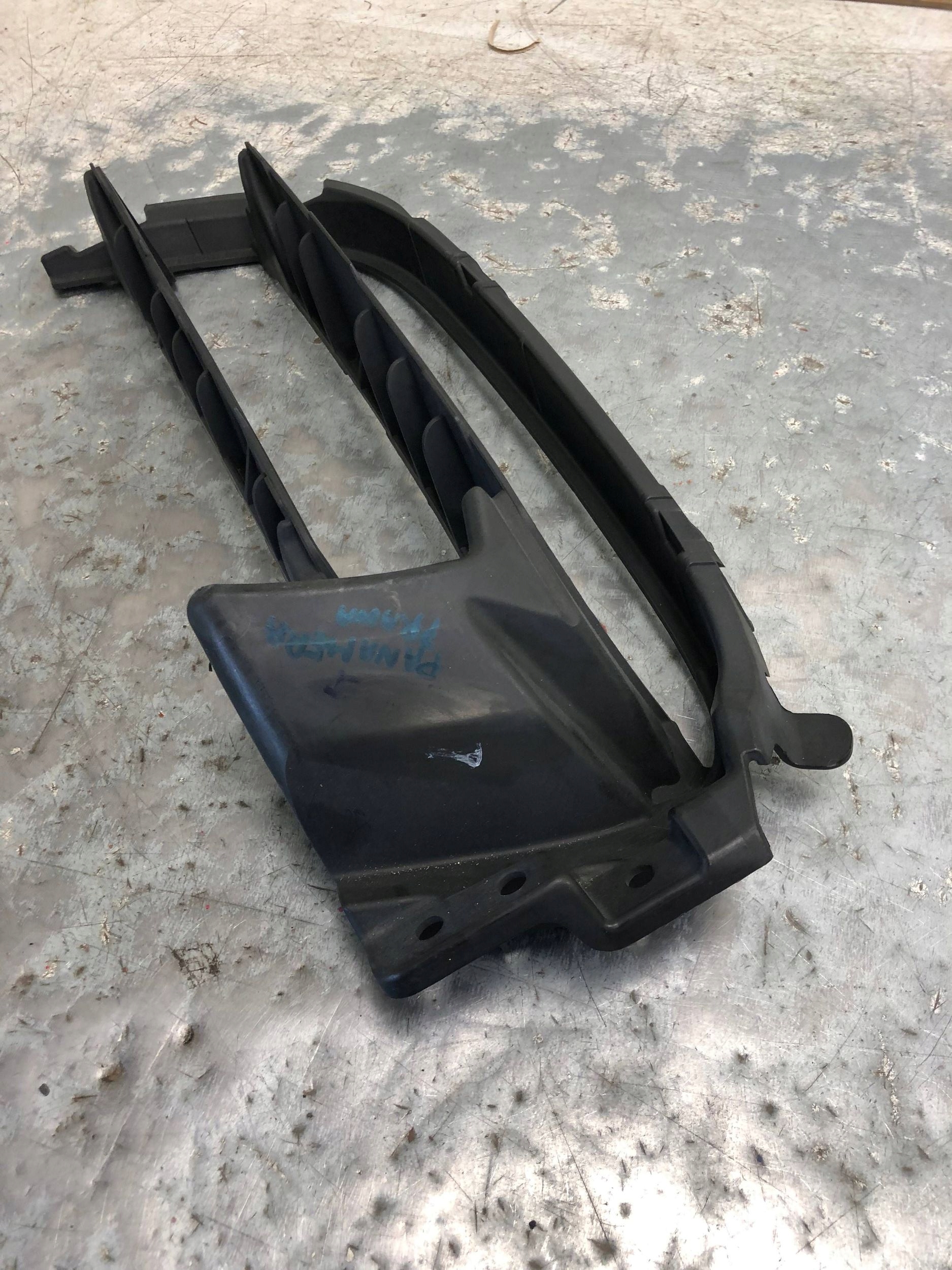 grid of a bumper right front PORSCHE PANAMERA 971 971807986